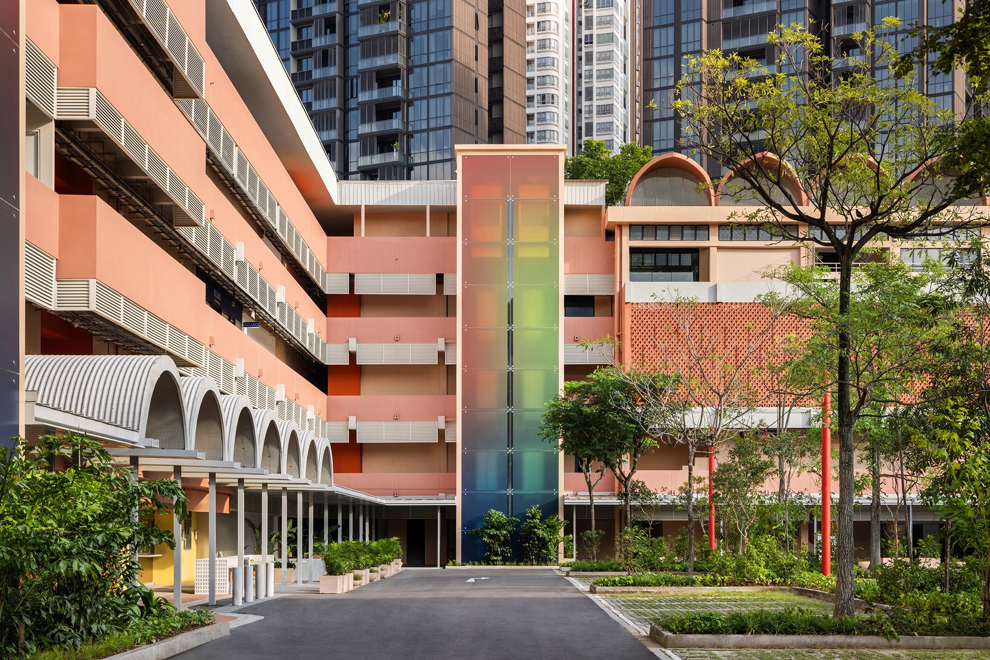 New_Bahru_Jun24_Finbarr_Fallon_03.jpg