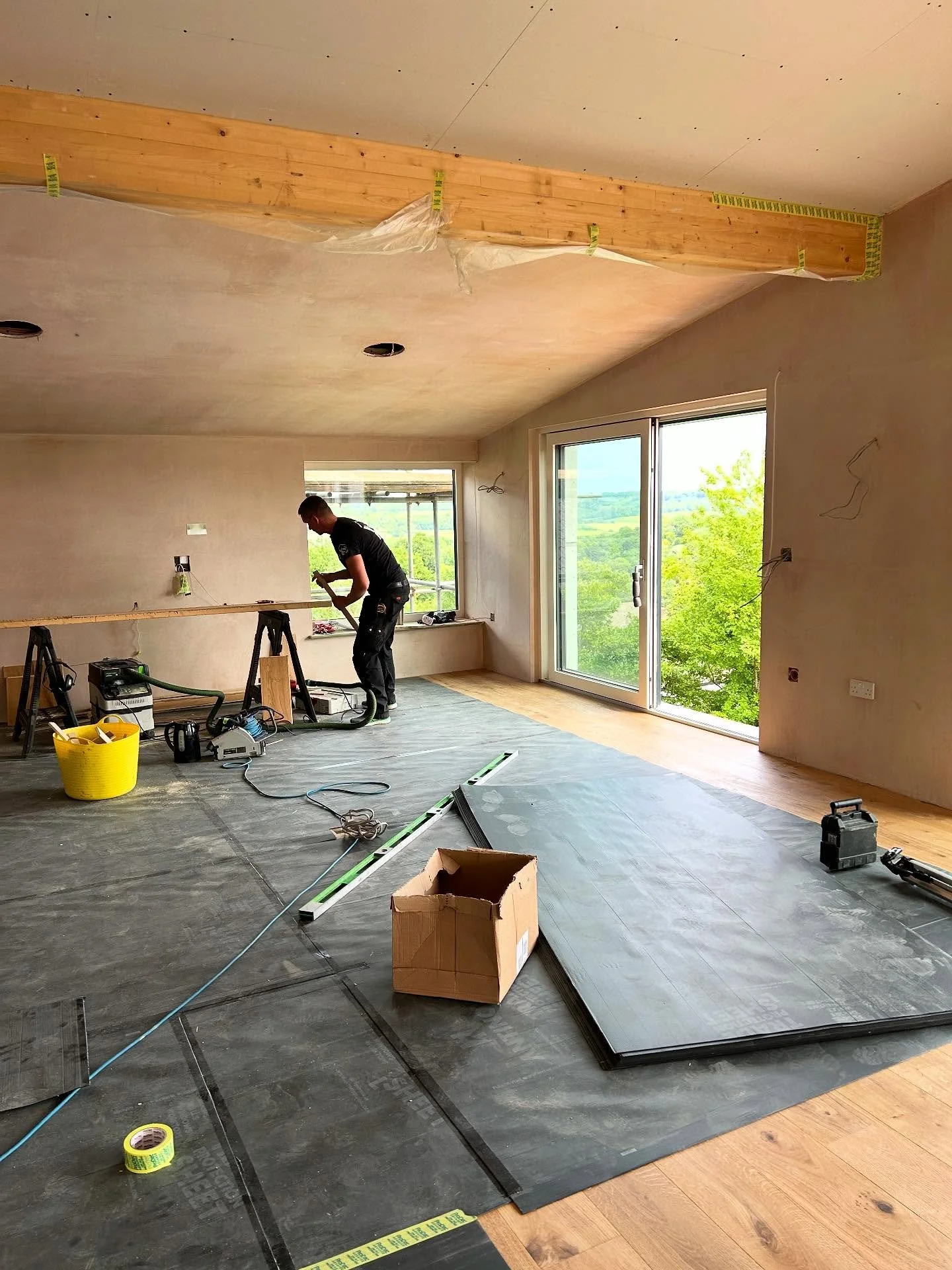 Visited my wonderful Chilterns project this week and loved seeing the progress on site. Windows are in, the oak floor is down, and it&rsquo;s starting to take shape beautifully. Next up: colours, lighting, and kitchen install &mdash; can&rsquo;t wait
