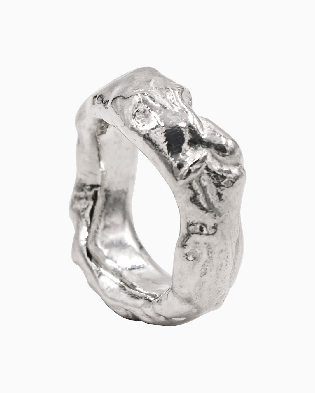 Silver Ring I. Contemporary jewellery, handmade in London by Nattie Jewellery.
