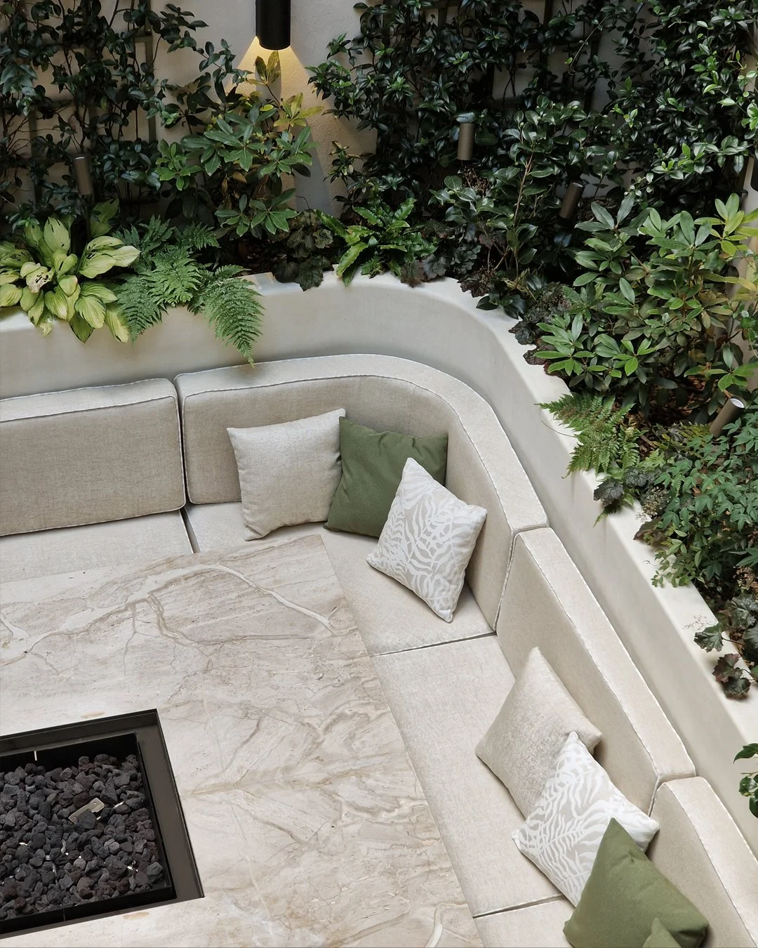 TERRASSE DESSUS.jpg