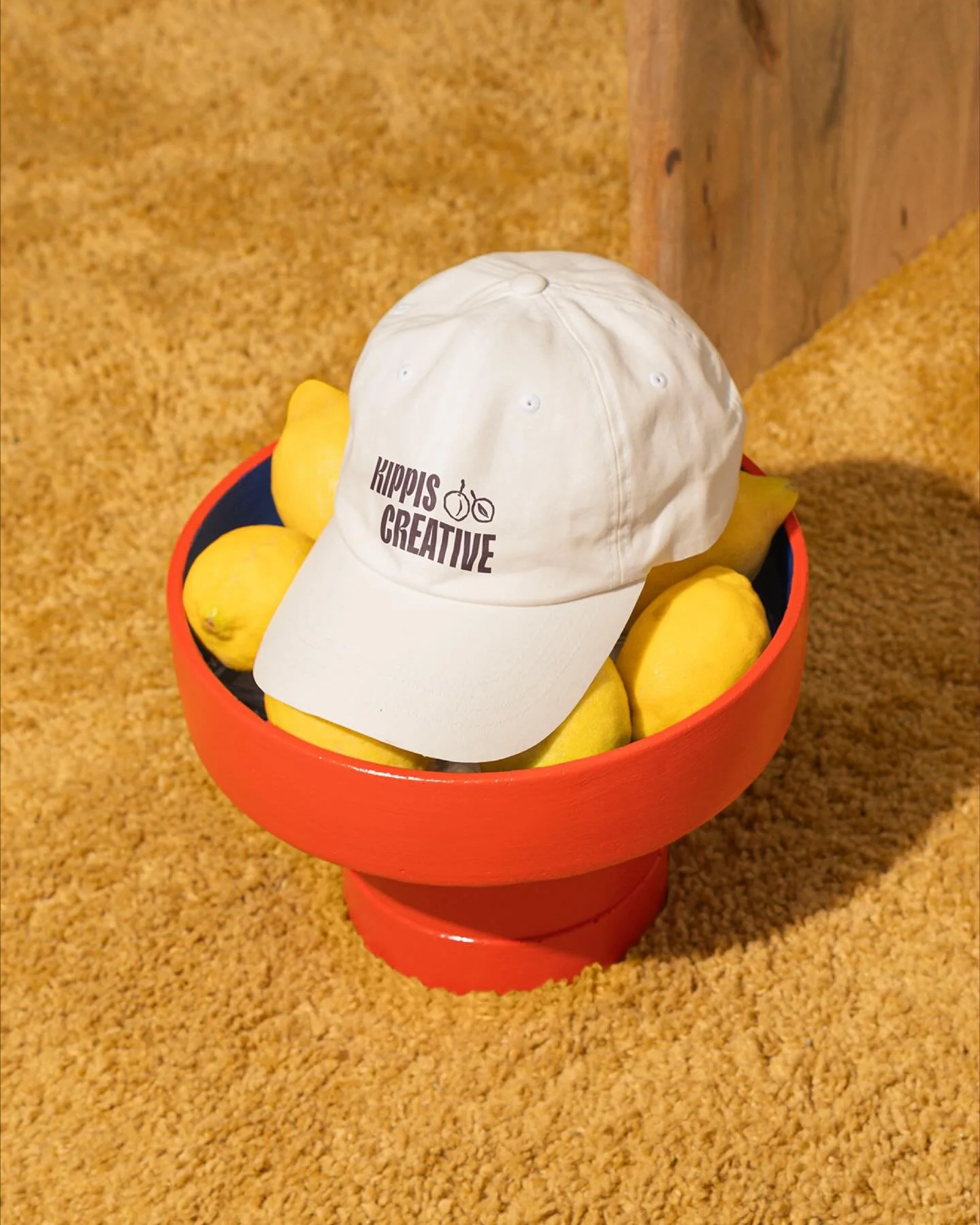 T&auml;lt&auml; hyv&auml;n br&auml;ndiuudistuksen kuuluu tuntua. 🍇

Kun viime kev&auml;&auml;n&auml; l&auml;hdin @kippiscreative kanssa uudistamaan heid&auml;n br&auml;ndi-ilmett&auml;&auml;n, oli tavoitteena luoda visuaalinen identiteetti, joka tuo