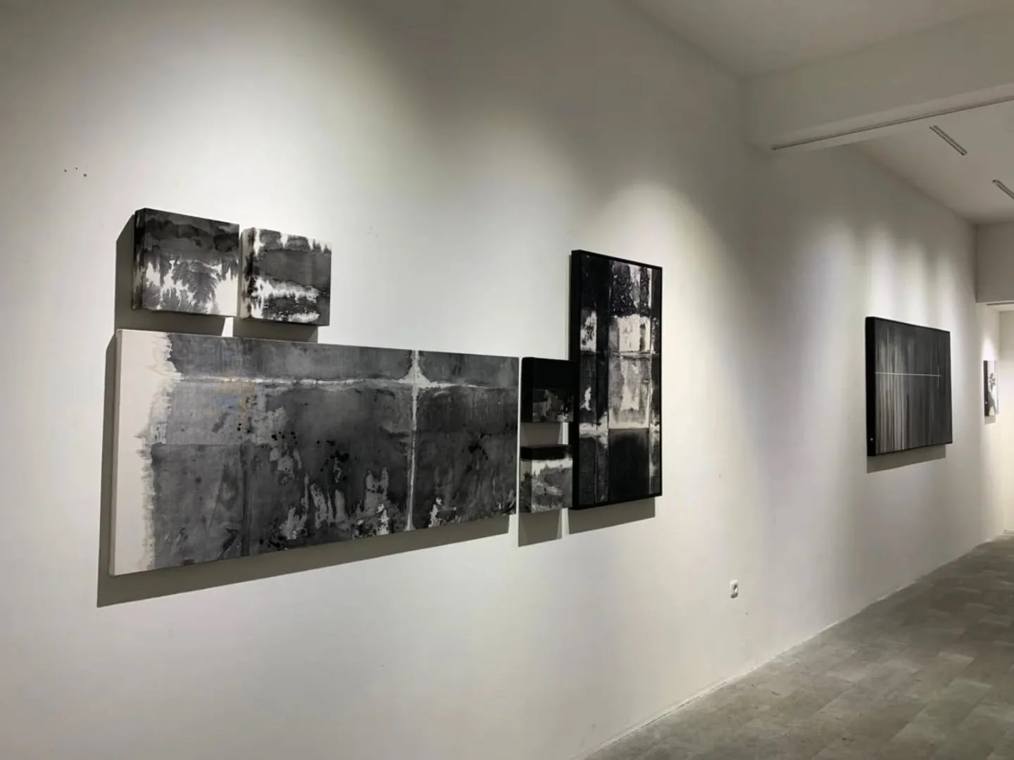 Kendys Wrap-up 🍬 13
CSC: Chiaroscure; or To trap light within darkness, a grayscale monochrome coded collaboration with Andi's Gallery