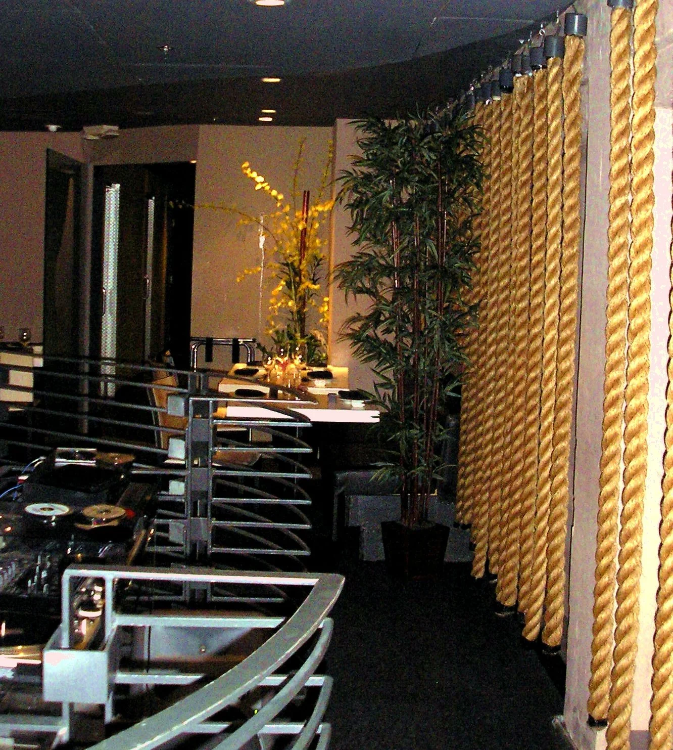 Restaurant Florist- Interior Scapes by Julie Jenkins (11).JPG