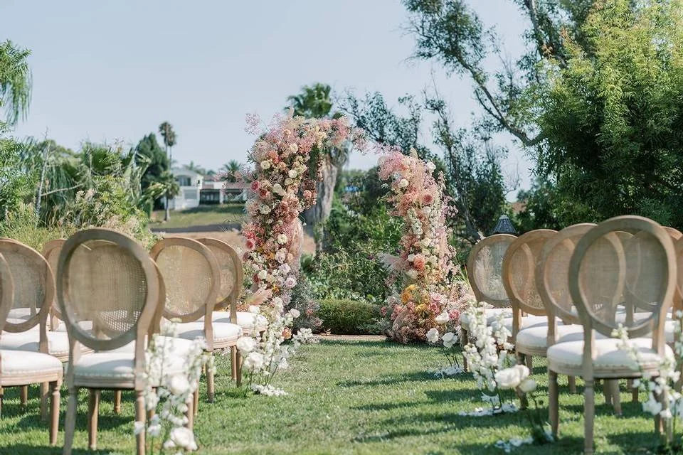 18 Essential Wedding Chair Styles Every Couple Should Know