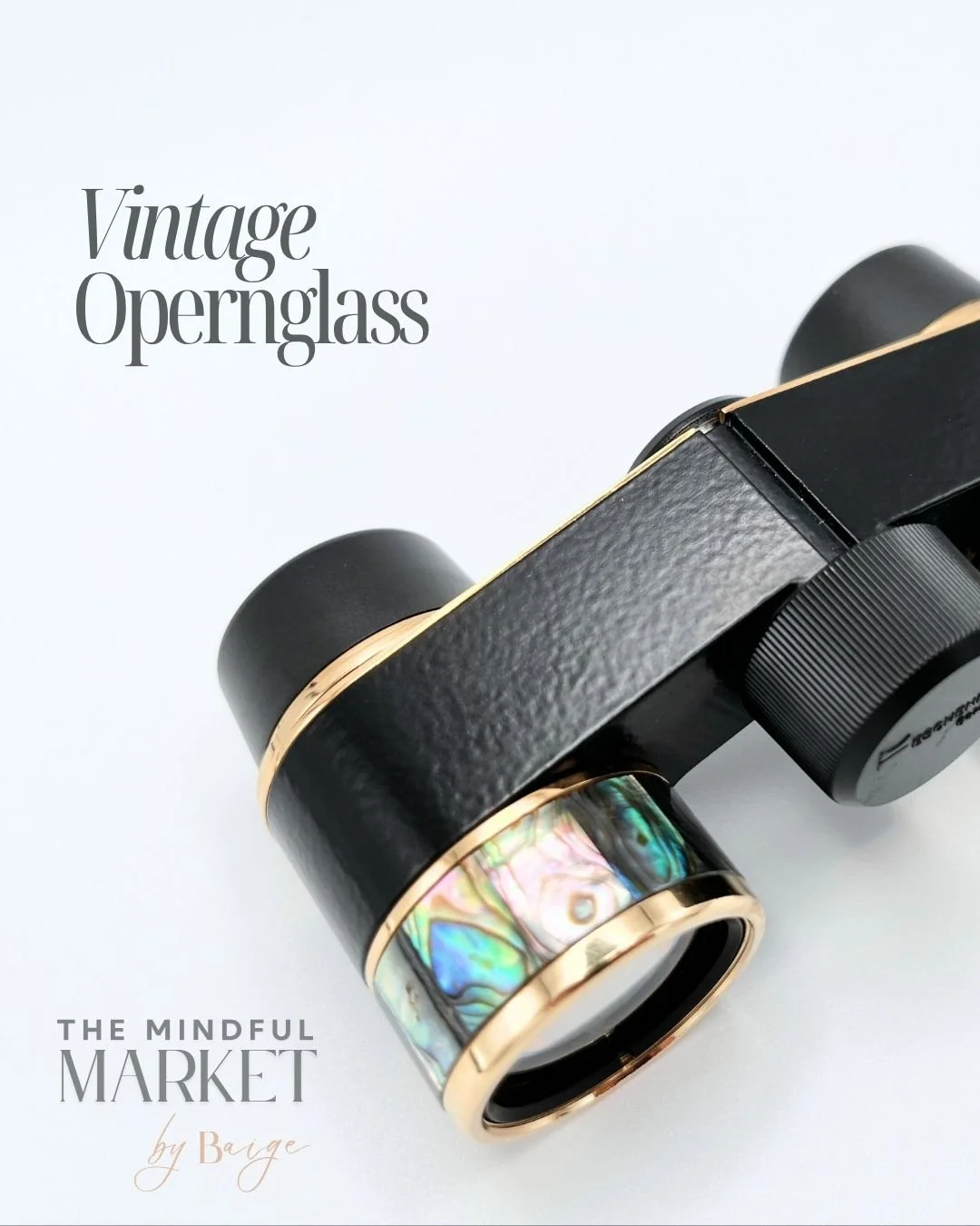 🎭 Vintage Opernglas „Manon“ – Eschenbach Optik
Ein Hauch von Nostalgie für stilvolle Theater- und Opernabende: Das elegante Opernglas Manon 2.5x überzeugt mit goldfarbener Fassung und perlmuttähnlichen Einsätze