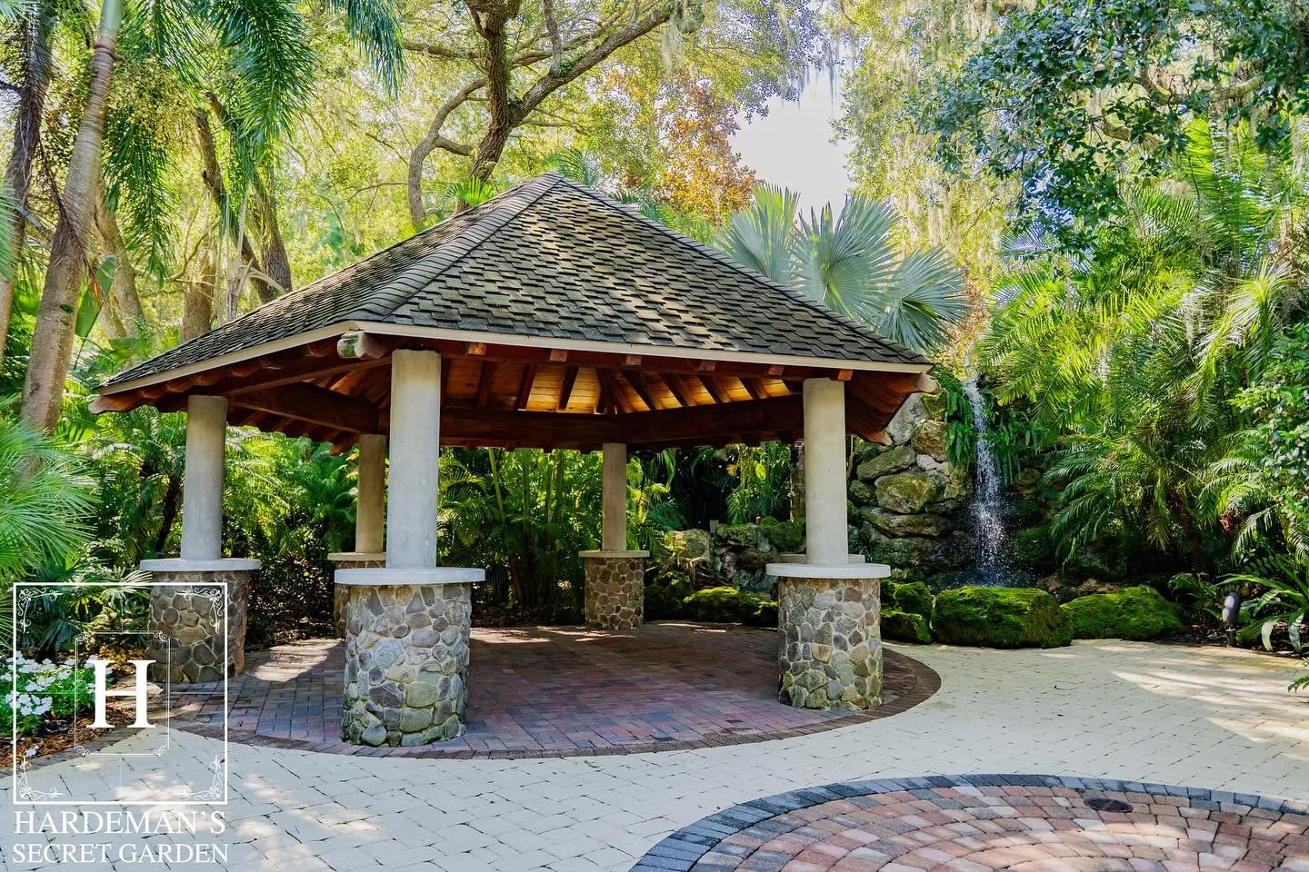 Hardeman’s Tropical Garden is a true hidden paradise — complete with a charming gazebo and a cascading waterfall. Surrounded by vibrant greenery and the soothing sound of flowing water, it’s the perfect space to relax, reflect, or h