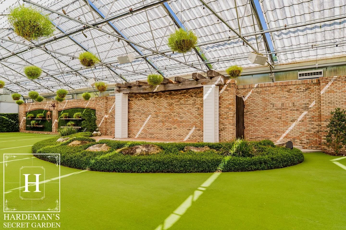 Step inside The Orchid House at Hardeman’s Secret Garden — a enclosed sanctuary filled with vibrant blooms and natural light.
#hardemanssecretgarden #weddings #weddingreceptions #weddingvenue #weddingtime #wedding #weddingphotography #wed