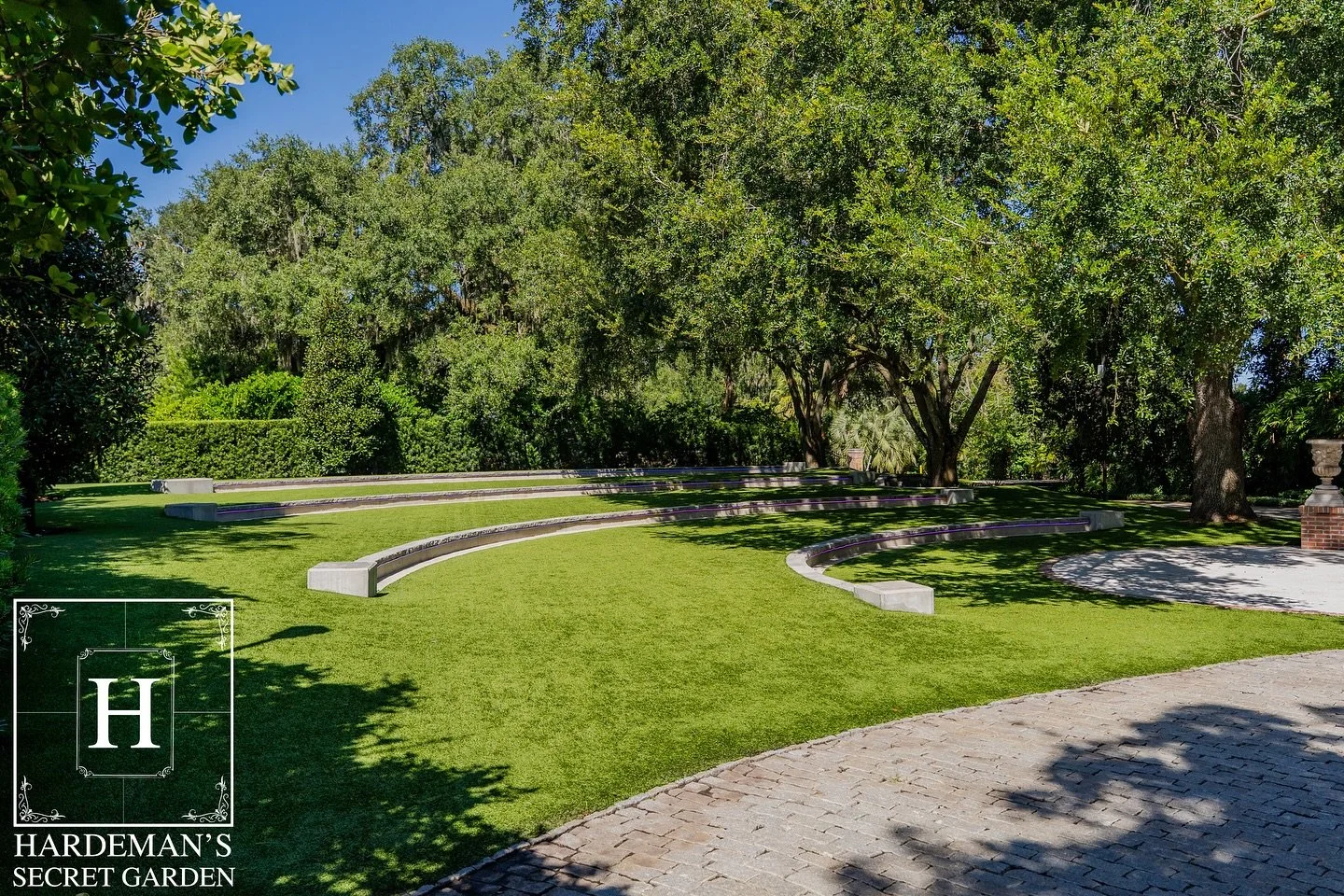At Hardeman&rsquo;s Secret Garden, our Amphitheater is where moments take center stage, surrounded by greenery and set on a tiered lawn.

#hardemanssecretgarden #weddings #weddingreceptions #weddingvenue #weddingtime #wedding #weddingphotography #wed