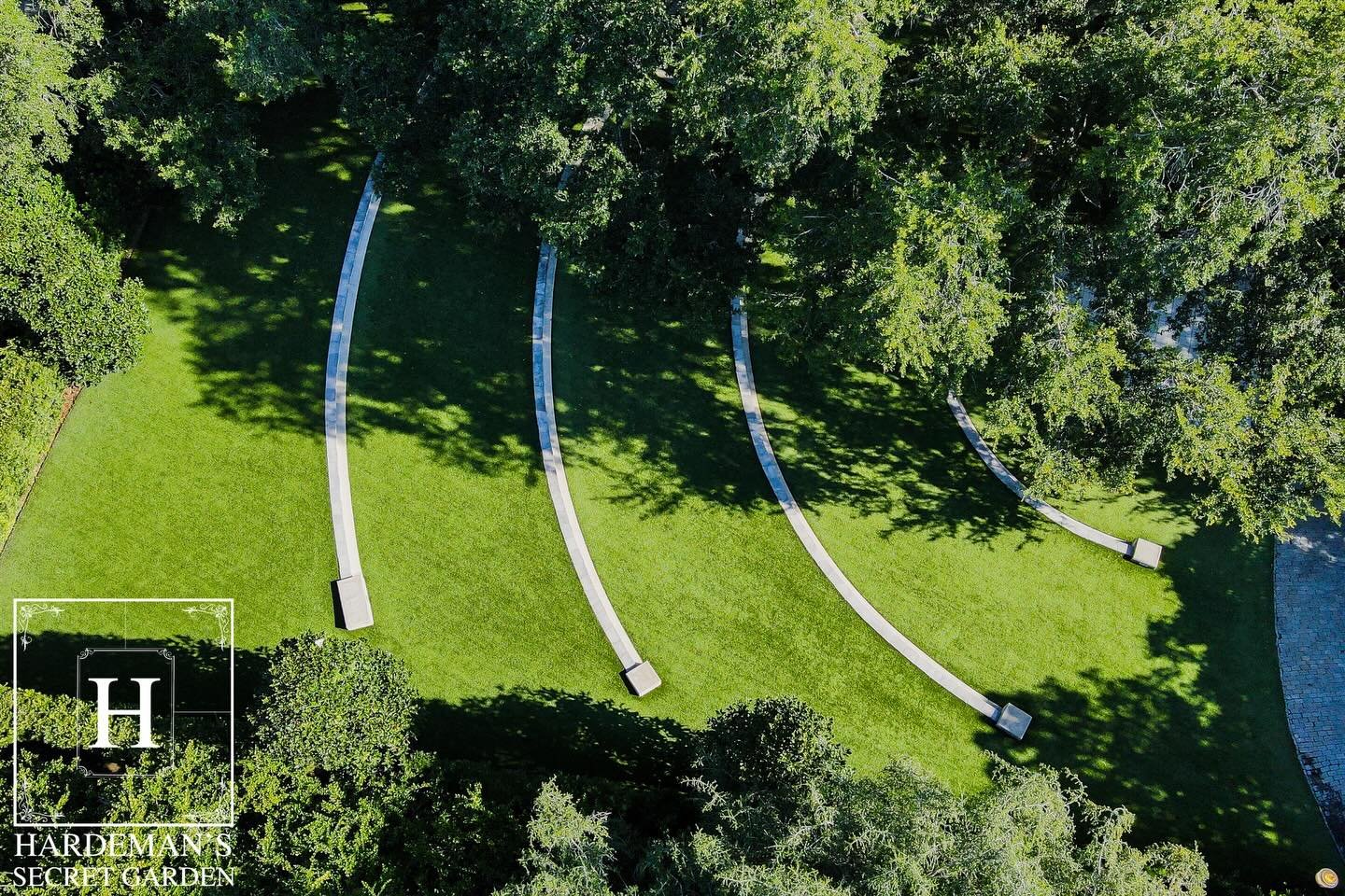 The Amphitheater at Hardeman&rsquo;s Secret Garden offers a spacious and beautifully designed setting, perfect for your event.

www.hardemanssecretgarden.com
#hardemanssecretgarden #weddings #weddingreceptions #weddingvenue #weddingtime #wedding #wed