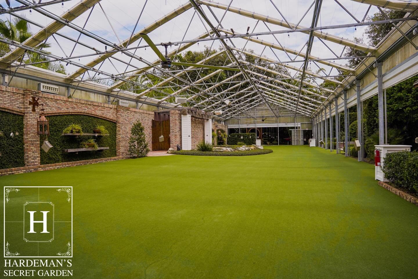 Bright, inviting, and naturally elegant &mdash; the Orchid House features a transformative roof that opens the space to fresh air and natural light.

www.hardemanssecretgarden.com
#hardemanssecretgarden #weddings #weddingreceptions #weddingvenue #wed