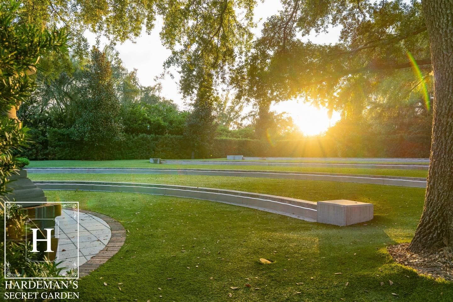 Spacious, inviting, and beautifully designed, the Amphitheater at Hardeman&rsquo;s Secret Garden provides the ideal setting for ceremonies and celebrations.

www.hardemanssecretgarden.com
#hardemanssecretgarden #weddings #weddingreceptions #weddingve