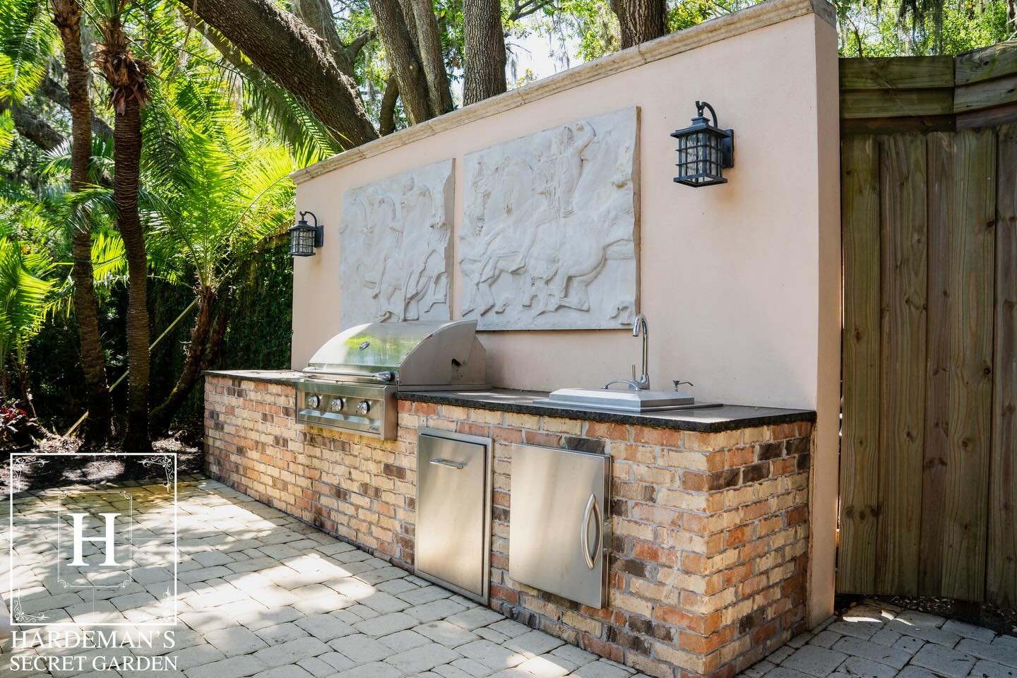 Hardeman&rsquo;s Secret Garden has everything you need to make your event unforgettable!

www.hardemanssecretgarden.com
#hardemanssecretgarden #weddings #weddingreceptions #weddingvenue #weddingtime #wedding #weddingphotography #weddings #weddingplan