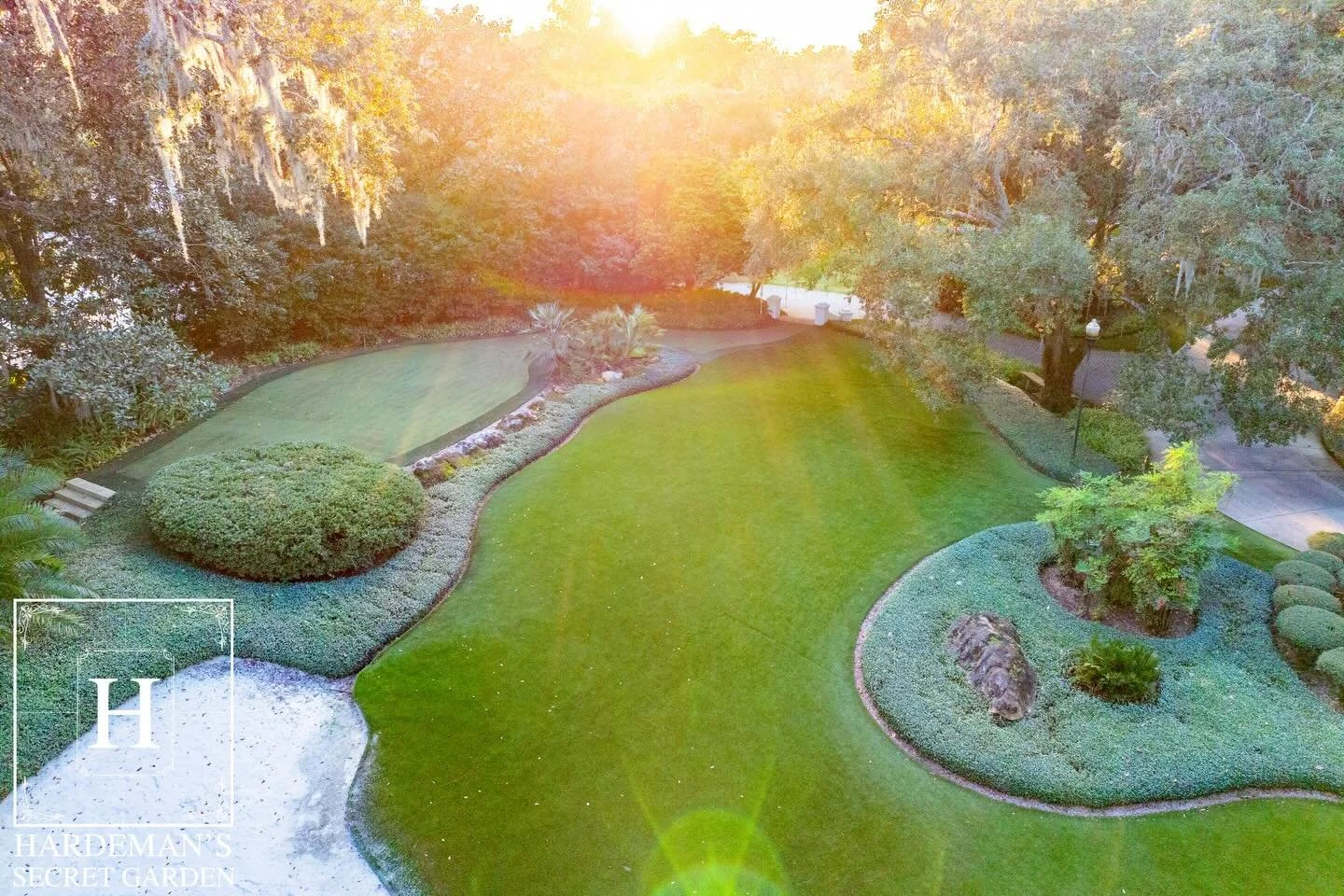 The grounds at Hardeman&rsquo;s Secret Garden set the tone the moment you arrive. Lush, open, and thoughtfully designed, they create a natural flow through the property.

www.hardemanssecretgarden.com
#hardemanssecretgarden #weddings #weddingreceptio