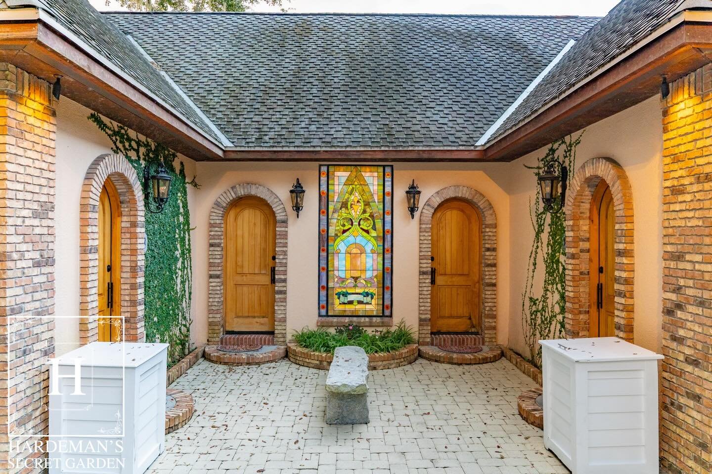 Every structure at Hardeman&rsquo;s Secret Garden is thoughtfully designed to complement the natural surroundings.

www.hardemanssecretgarden.com
#hardemanssecretgarden #weddings #weddingreceptions #weddingvenue #weddingtime wedding weddingphotograph