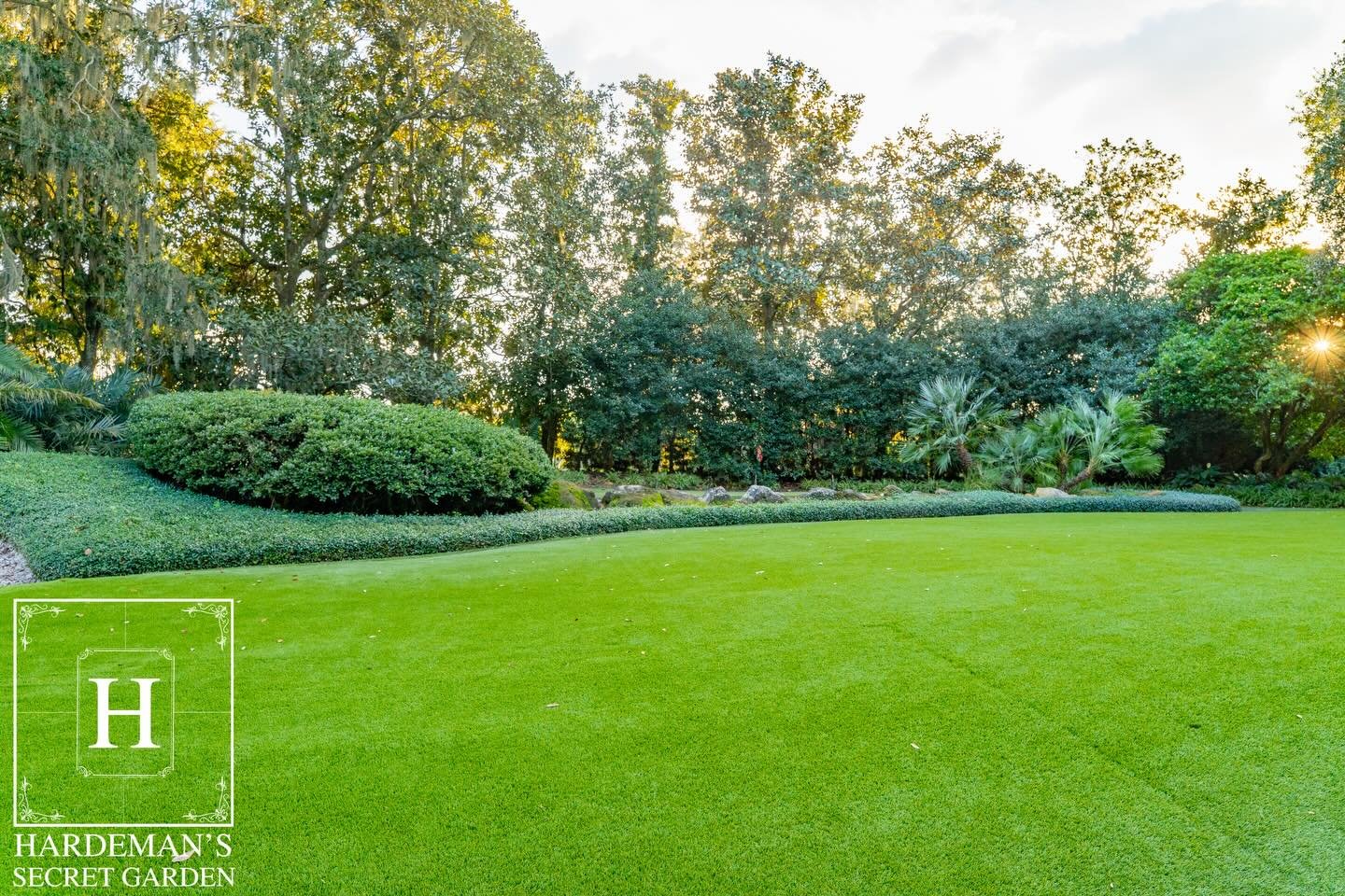 Spacious and welcoming, the Estate Lawn offers a wide-open setting surrounded by beautifully maintained landscaping. It&rsquo;s a versatile space that flows seamlessly with any style of event.

hardemanssecretgarden.com
#hardemanssecretgarden #weddin