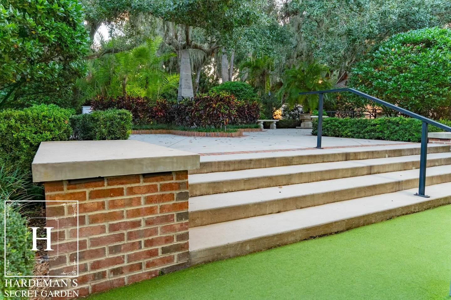 The Formal Garden at Hardeman&rsquo;s Secret Garden offers a refined, thoughtfully designed setting with clean lines and timeless structure.

hardemanssecretgarden.com
#hardemanssecretgarden #wedding #weddingvenue