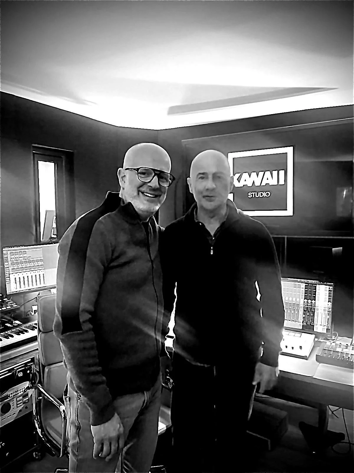 Patrick Kuban, voix officielle de Canal+, en session chez Kawaii Studio Paris