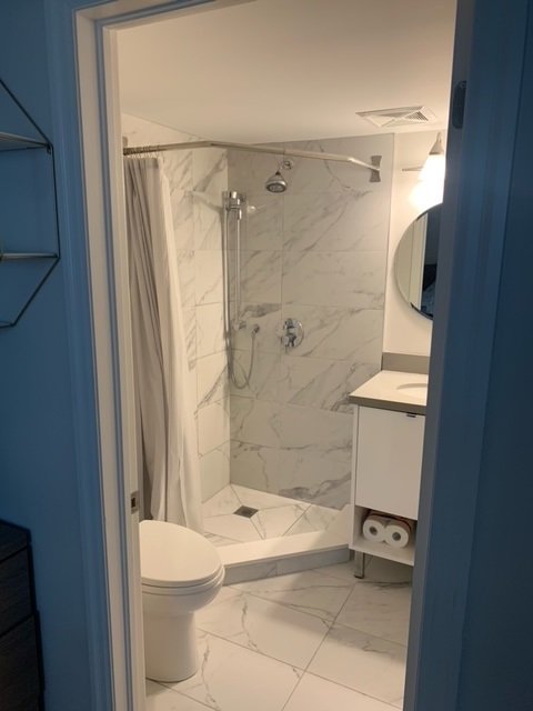 ensuite.jpg