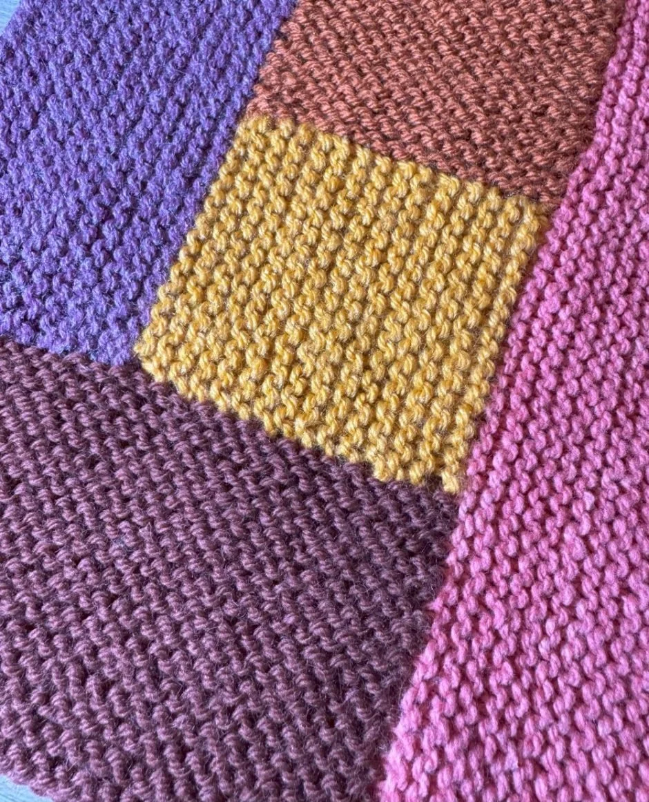 log-cabin-knitting-940x1161.jpg