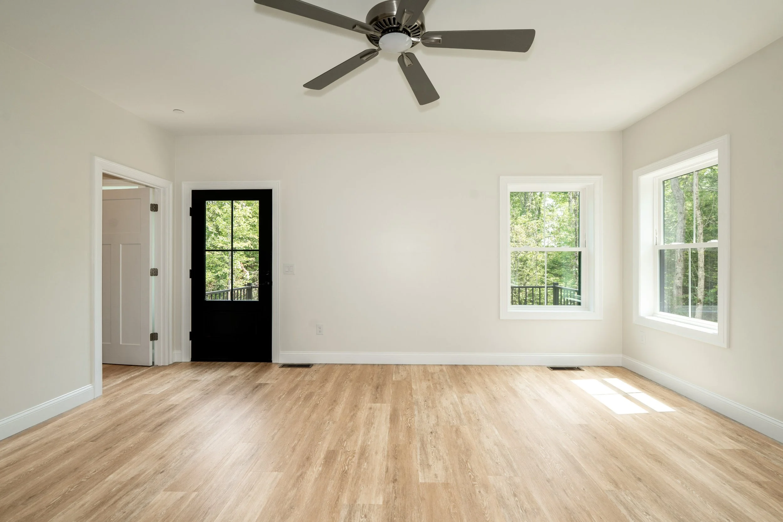 2.unit 7,interior-7.jpg