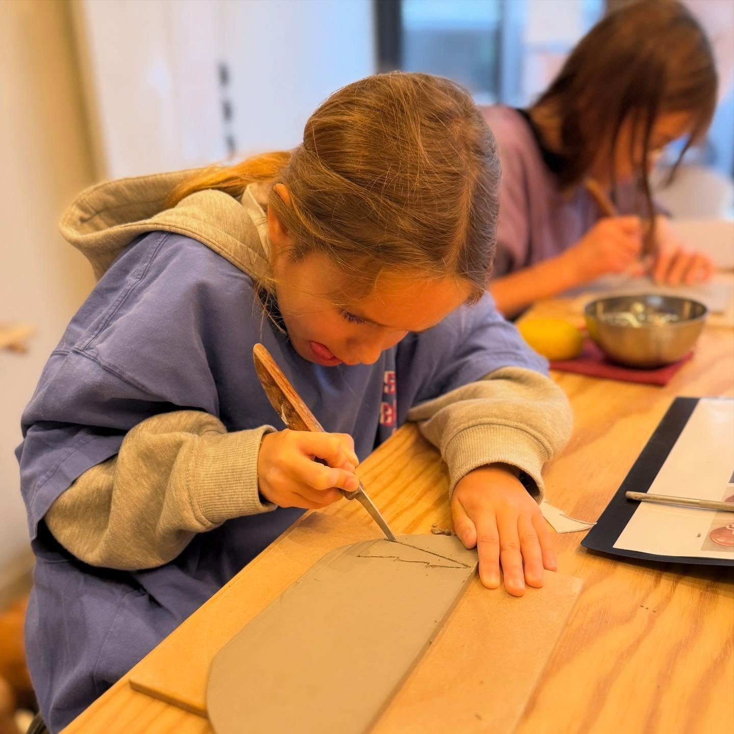 Nouvel atelier modelage enfants le mercredi 6 mai &agrave; 14:30 ! 
Au programme : cadeau de la F&ecirc;te des M&egrave;res&hellip; plein de jolies choses en perspective et il reste quelques petites places alors faites vite !

Pour s&rsquo;inscrire c