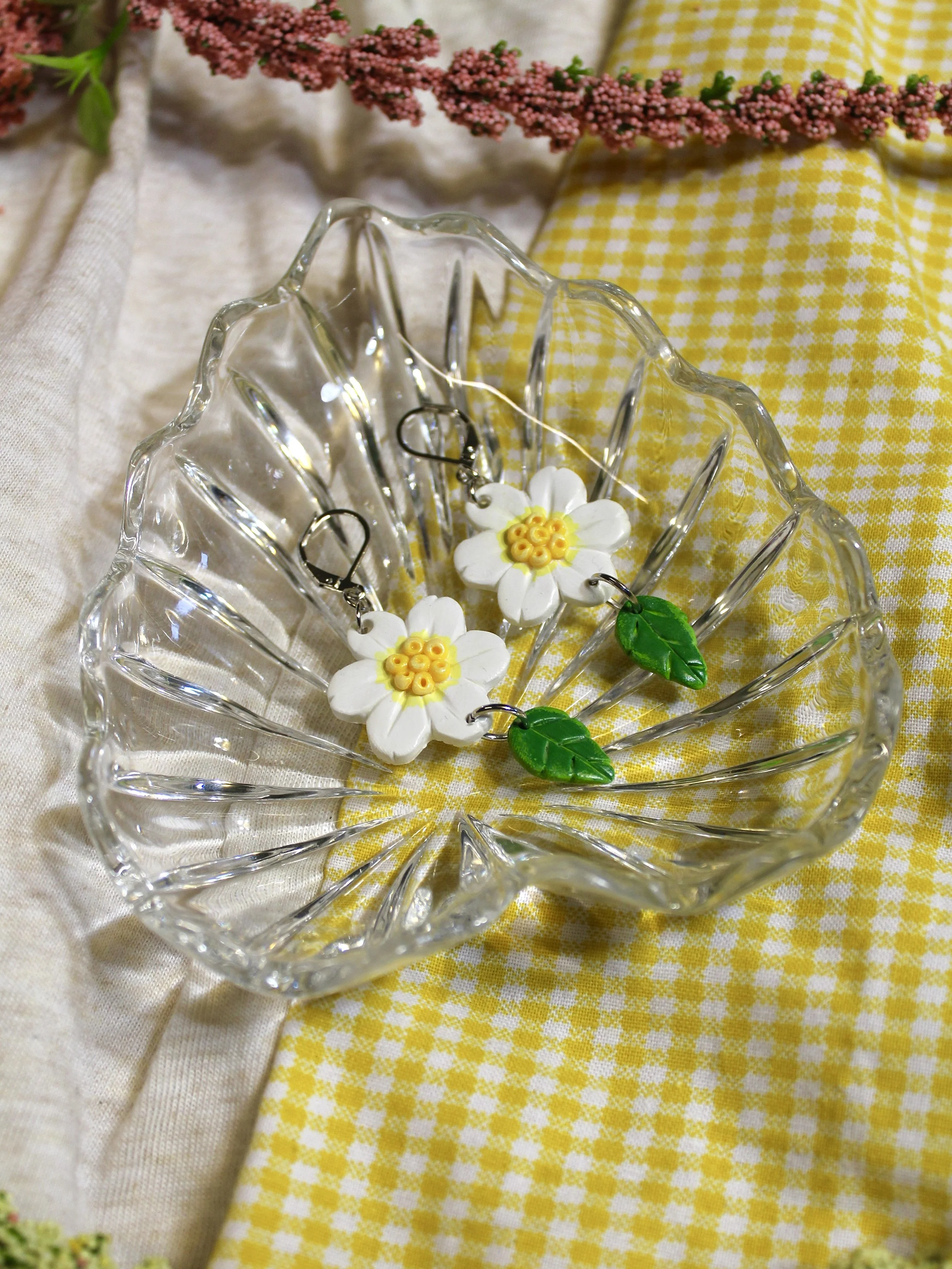 Dangly Daisy Earrings