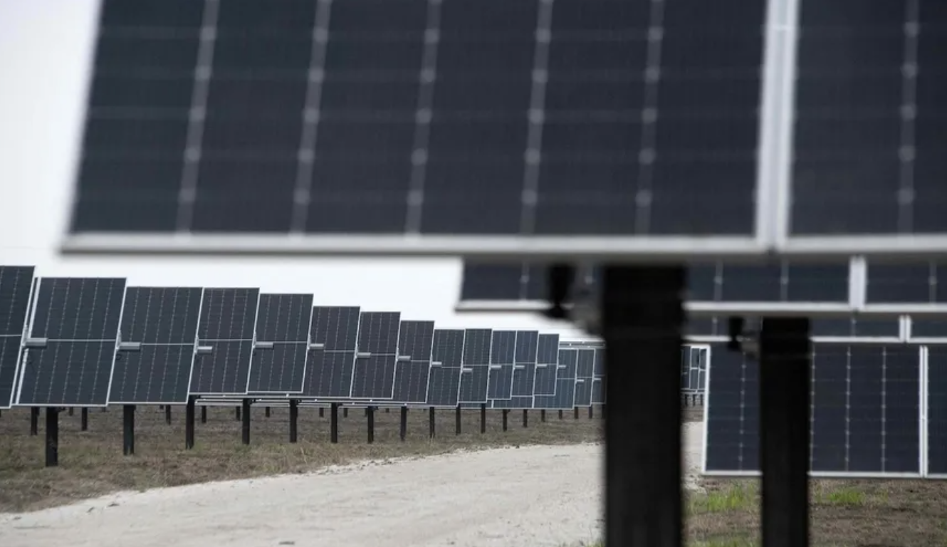 Solar and batteries had a&nbsp;record-setting, grid-stabilizing summer in&nbsp;Texas