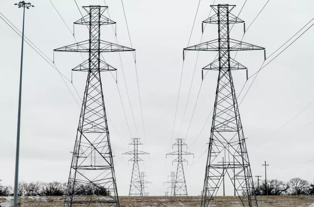 As power demand soared, Texas solar set a record as grid passed its latest wintertime test