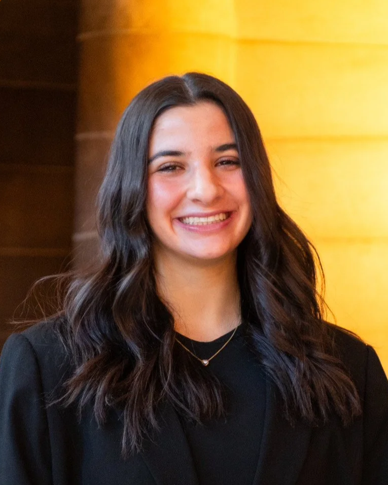 Deanna Casa headshot