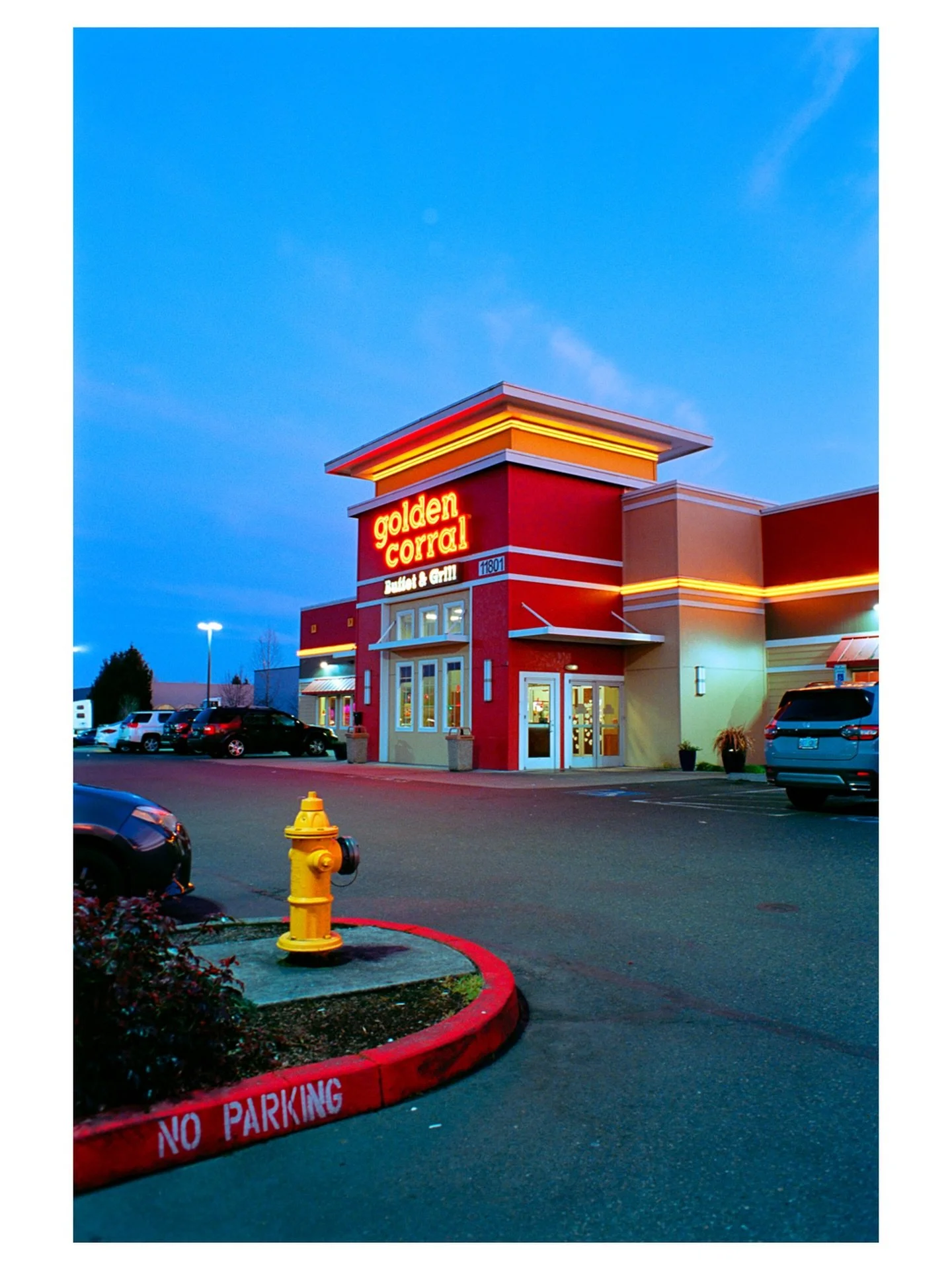 Golden Corral #nikonf6 #ektar100 #neon #filmphotography #madewithkodak