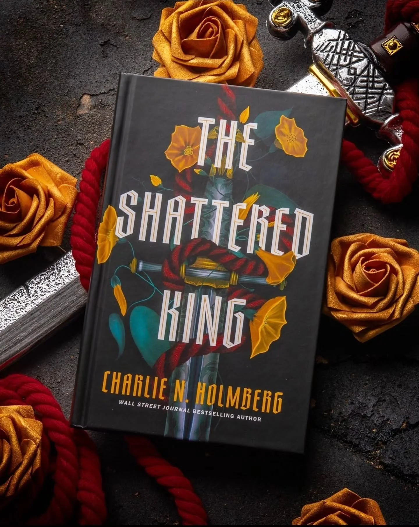 𝗧𝗲𝗹𝗹 𝗺𝗲 𝘆𝗼𝘂𝗿 𝗰𝘂𝗿𝗿𝗲𝗻𝘁 𝗿𝗲𝗮𝗱 𝘂𝘀𝗶𝗻𝗴 𝗼𝗻𝗹𝘆 𝗲𝗺𝗼𝗷𝗶𝘀! 
Mine:
🚧🔓☠️ 🚶‍♀️ 👲 5️⃣
(Mine is, uh, a stretch...)