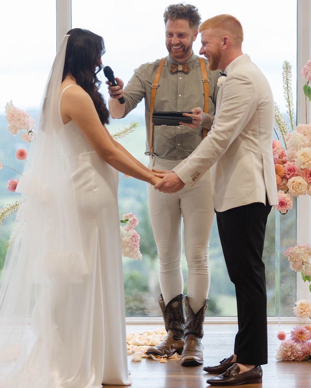 Tanisha, Do you promise that you&rsquo;ll stop using the phrase, &ldquo;I&rsquo;d rather poke my eyes out with a fork than sit here and watch the cricket&rdquo;? 🤣🤣

Tanisha &amp; Simon had a lot of fun with their promises. 

🏡 @summergroveestate
