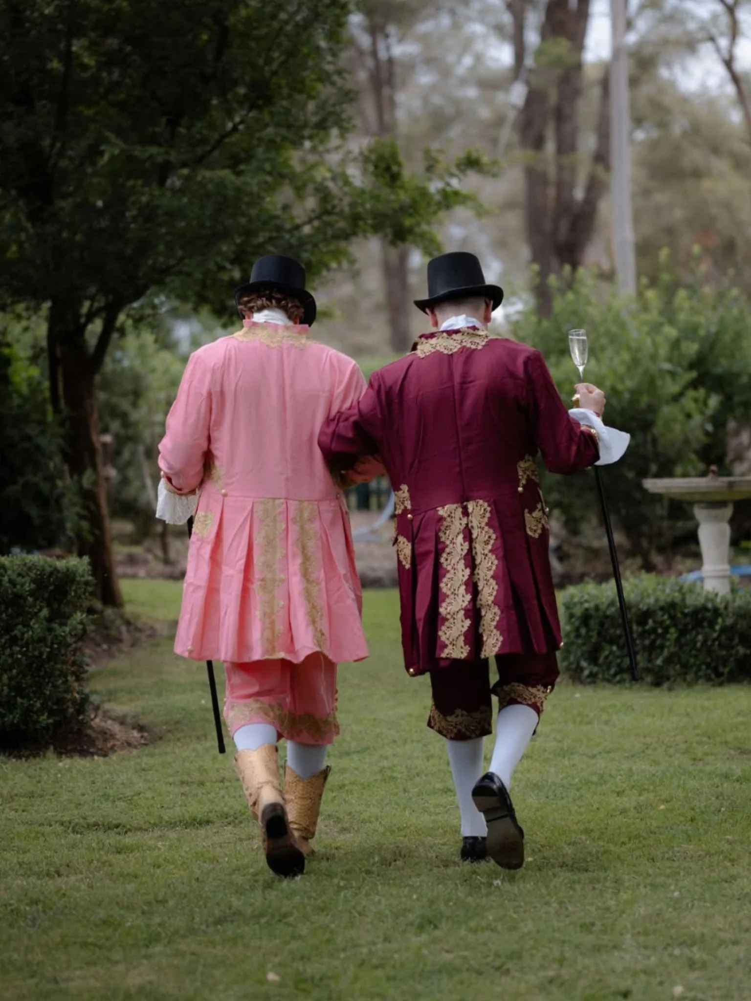 Just two distinguished gentlemen promenading toward the bar 🥂 or off for a quickie, you&rsquo;ll never know. 😉

📸 @journeytocreateaustralia