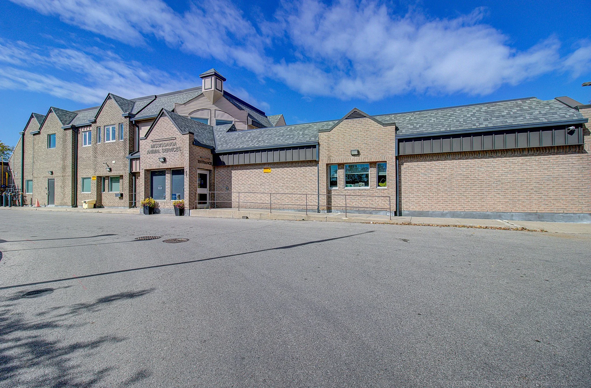 735 central prkway-animal services-3.jpg