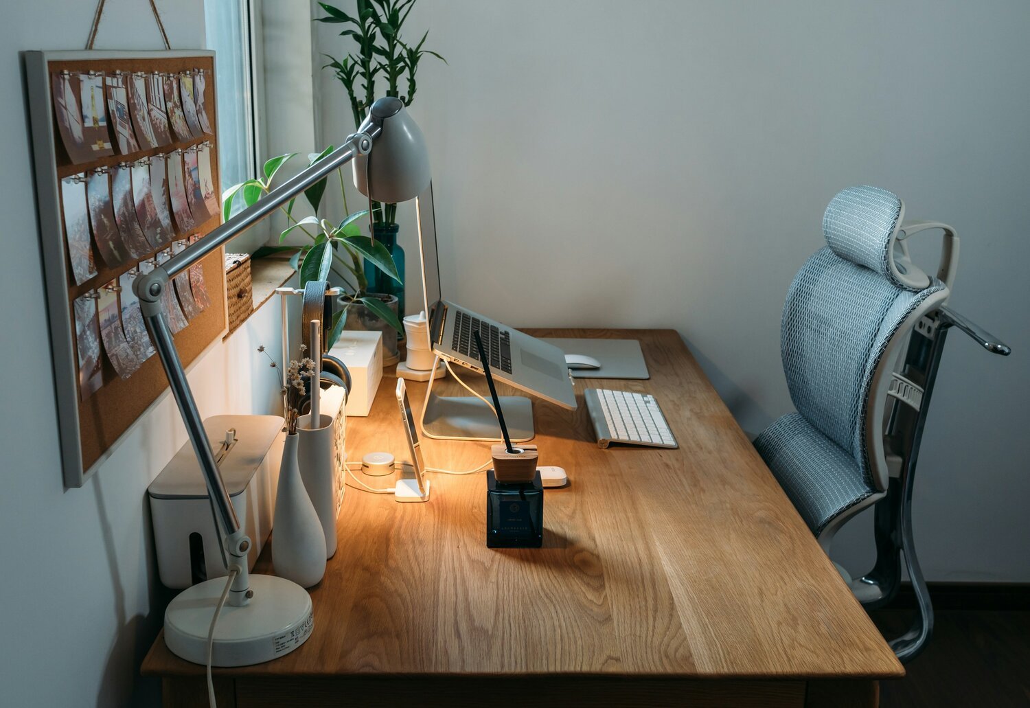 Designing an Ergonomic Workspace: A Comprehensive Guide for Optimal Comfort and Productivity