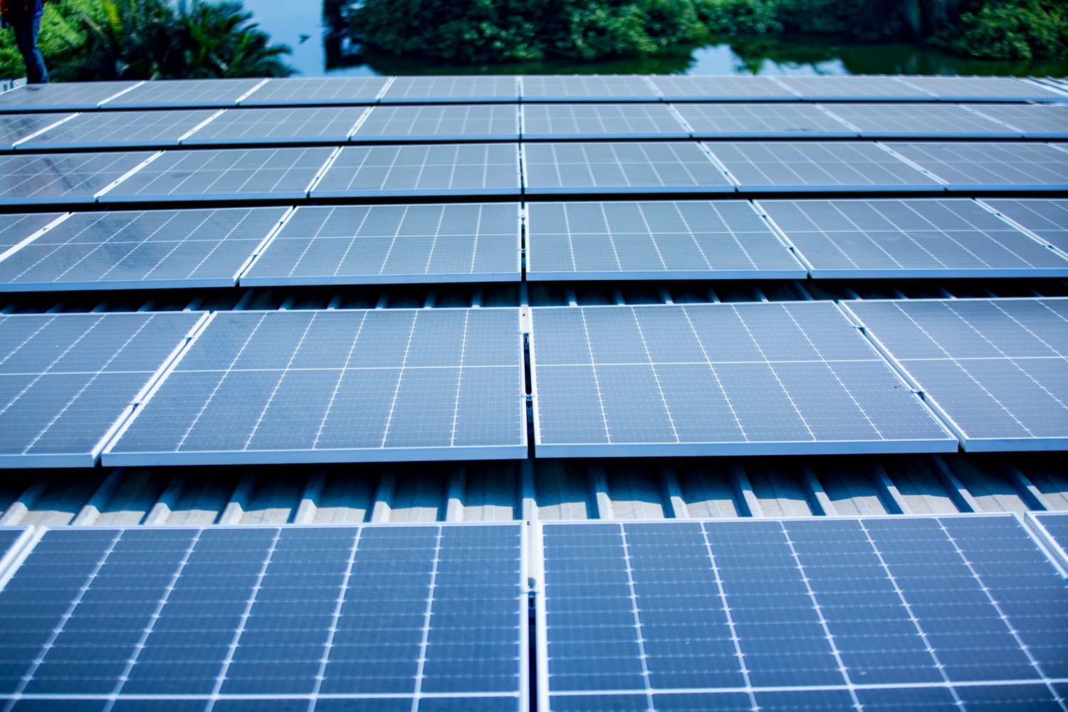 ¿Crisis energética? Tranquilidad con paneles solares y baterías