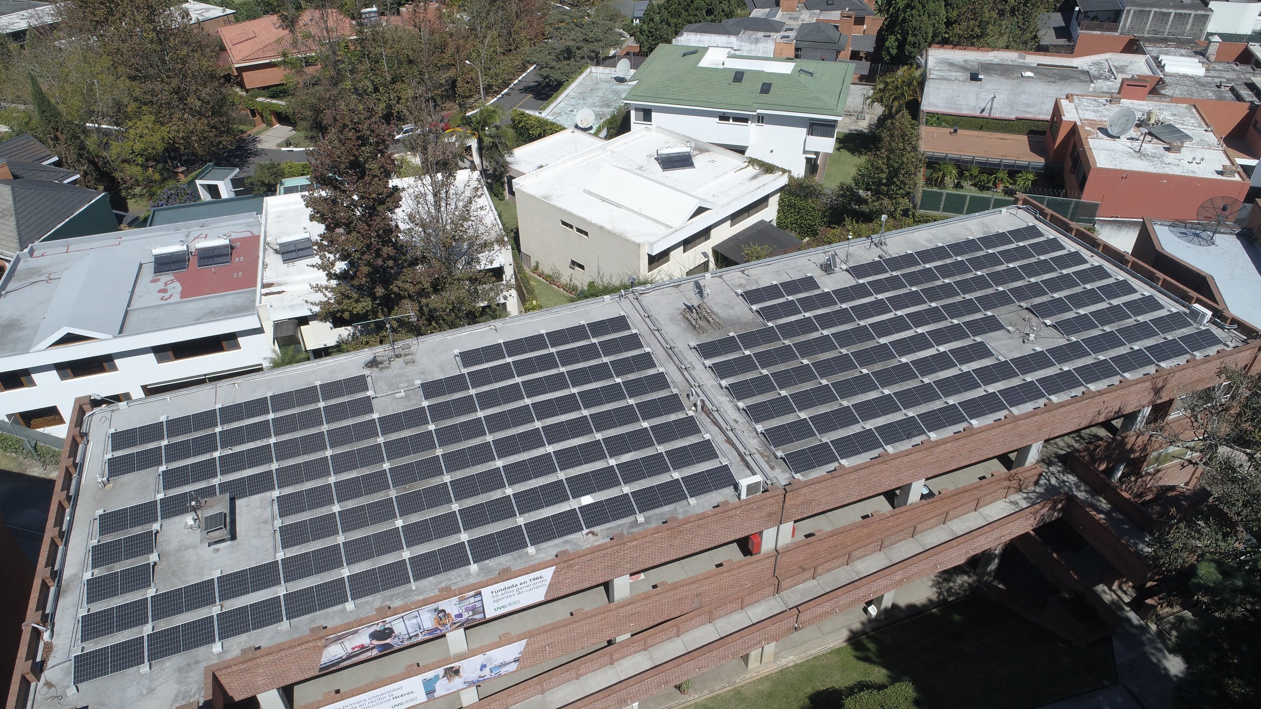 Desbloquea el Poder de la Energía Solar con Makbi: Soluciones Personalizadas para Tu Proyecto