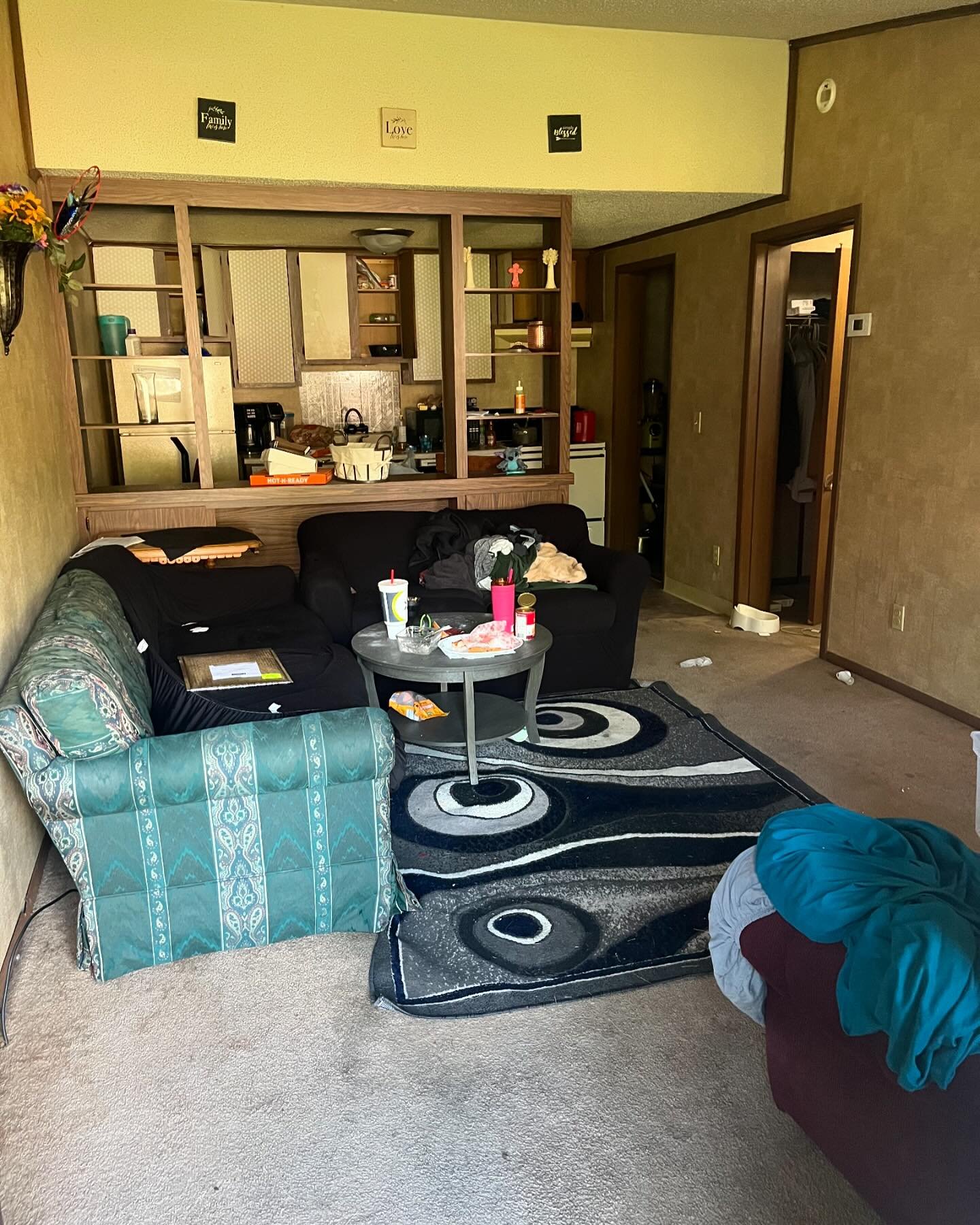 No matter the situation, We help you or your business reclaim your space. 

✔️Driveway Safe Dumpster Rentals
✔️Residential and Commercial Services 
✔️Same Day/Next Day Removal