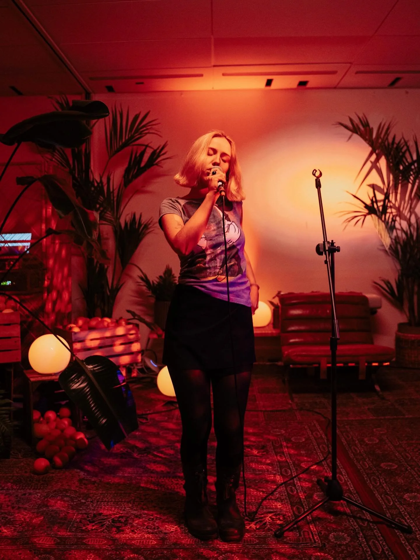 Kultur &auml;r det viktigaste vi har.
Utan den stannar staden, m&auml;nniskor m&ouml;ts mindre och energin d&ouml;r mellan kalla huskroppar.

@cmnty.xyz &amp; @moodstockholm koncept &rdquo;Orangeriet&rdquo; finns f&ouml;r att &auml;ndra just det.
H&a