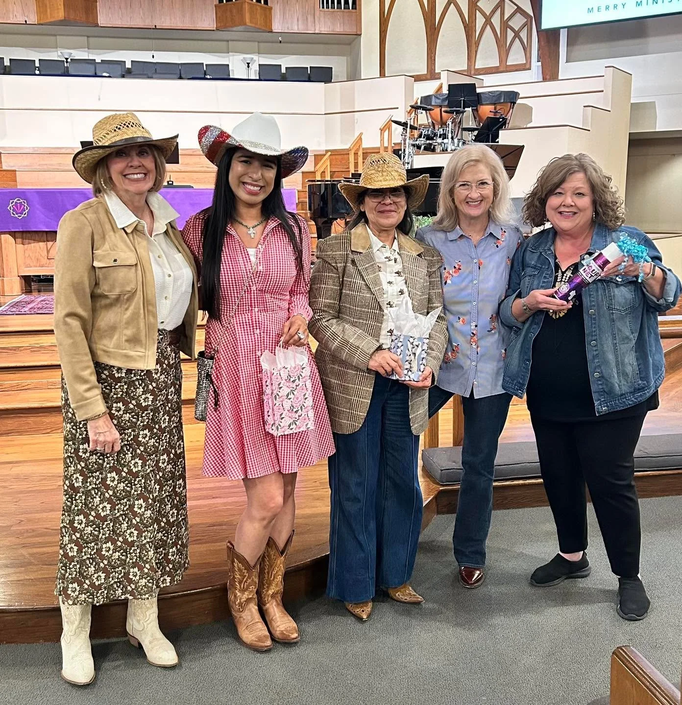 Go Texan Week at Merry Ministries was so FUN! We studied God's Word (1 Corinthians 14) and ate pralines (thanks again to Susan Sackett!). 🤠