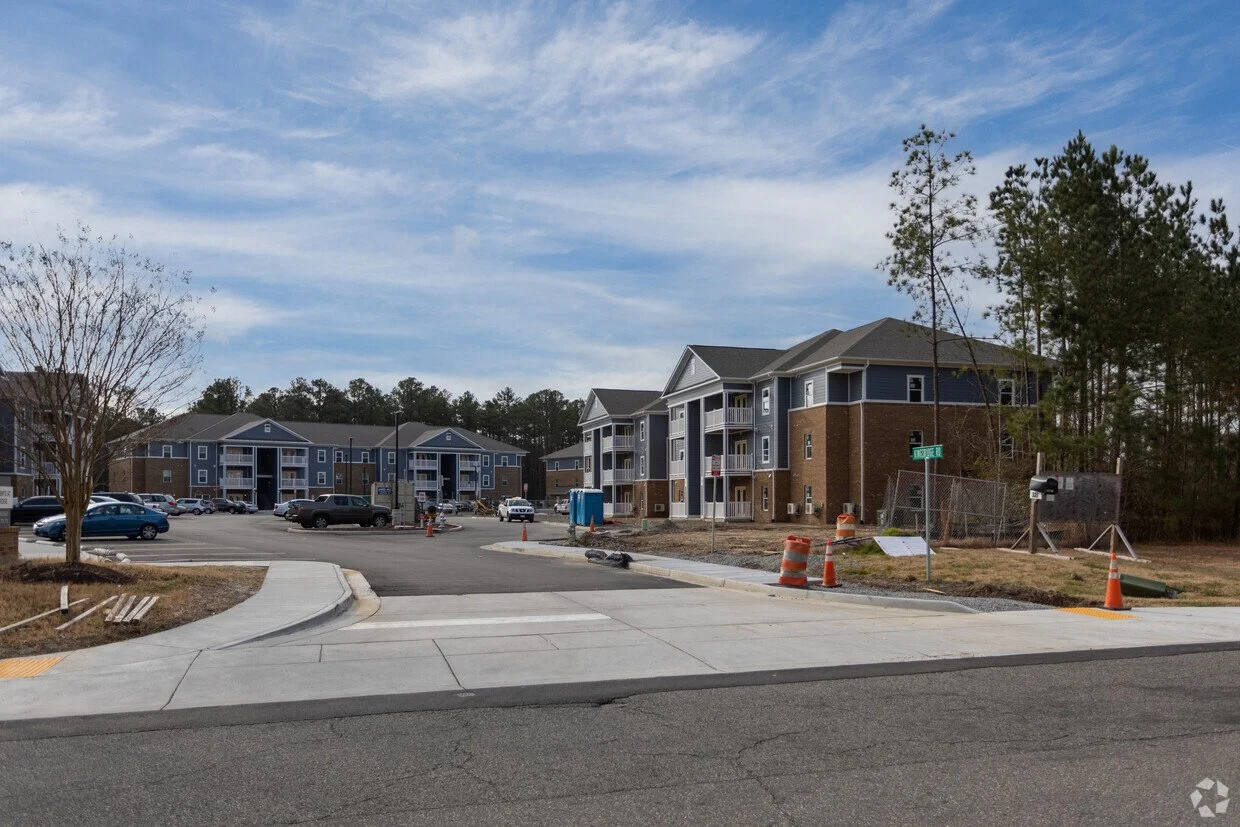 apartments-at-kingsridge-richmond-va-building-photo.jpg