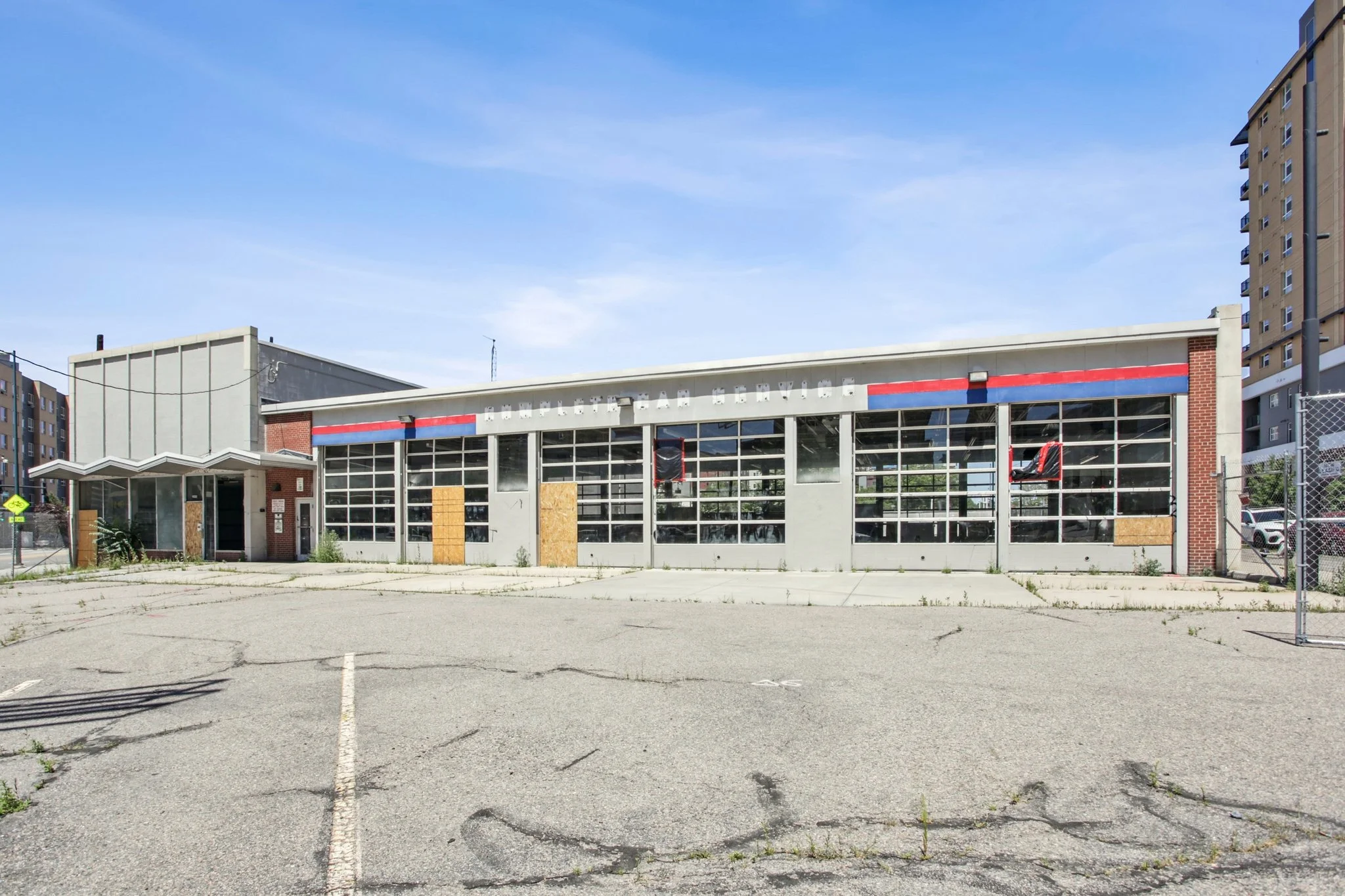 2000 N Broadway