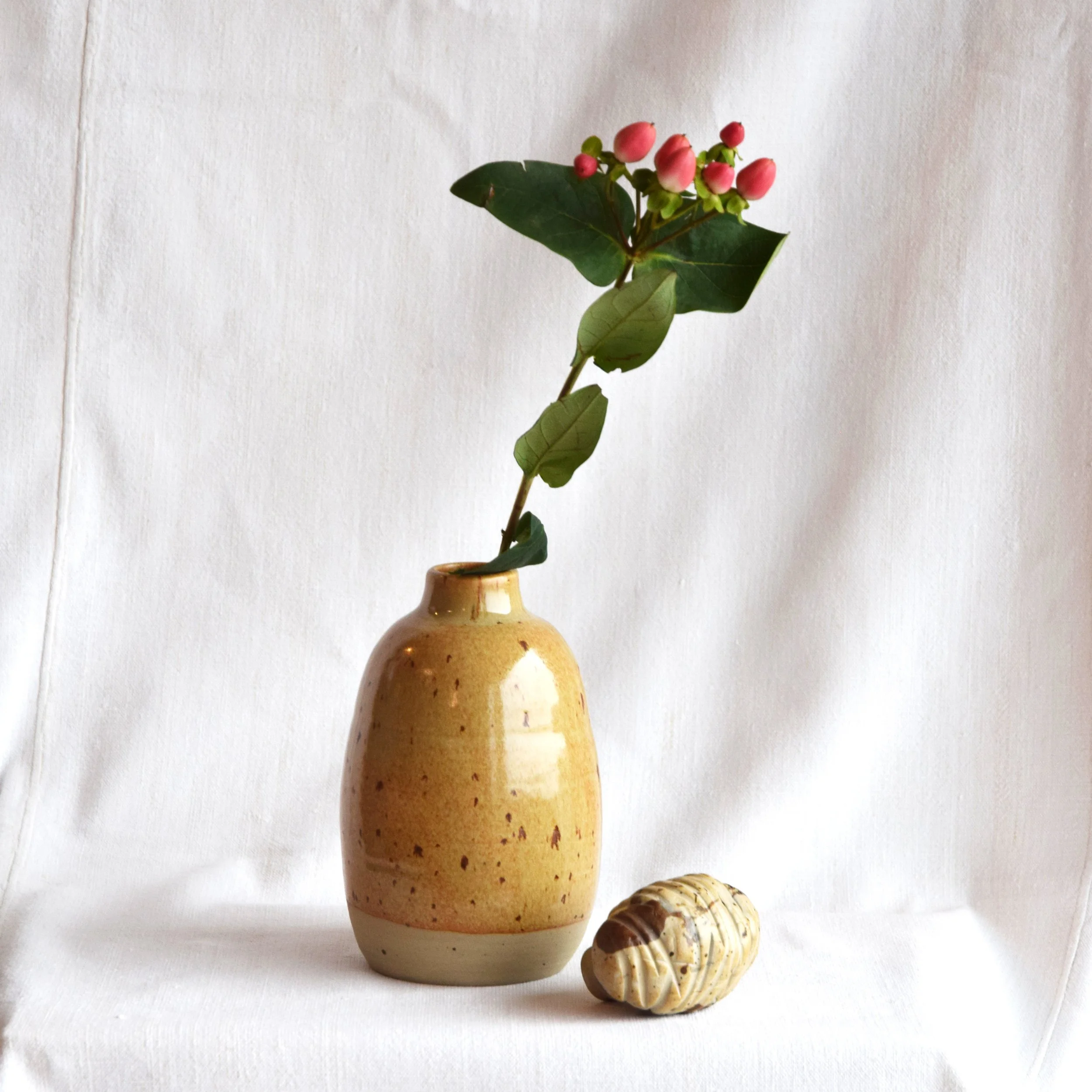 rock vase4 flower.jpg