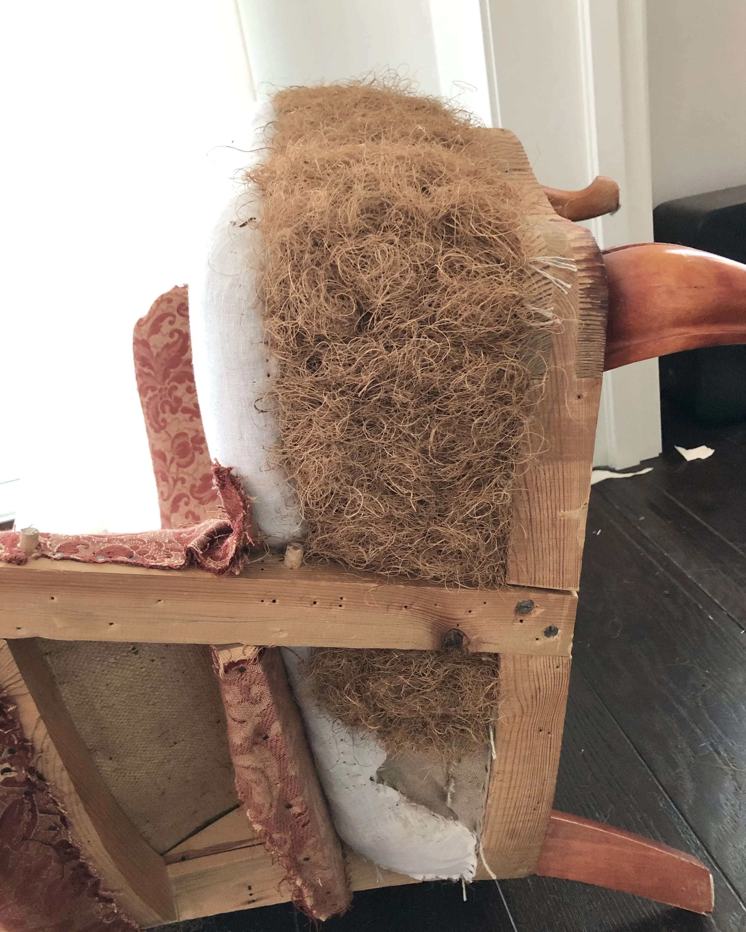 Framkantens stoppning av kokos.