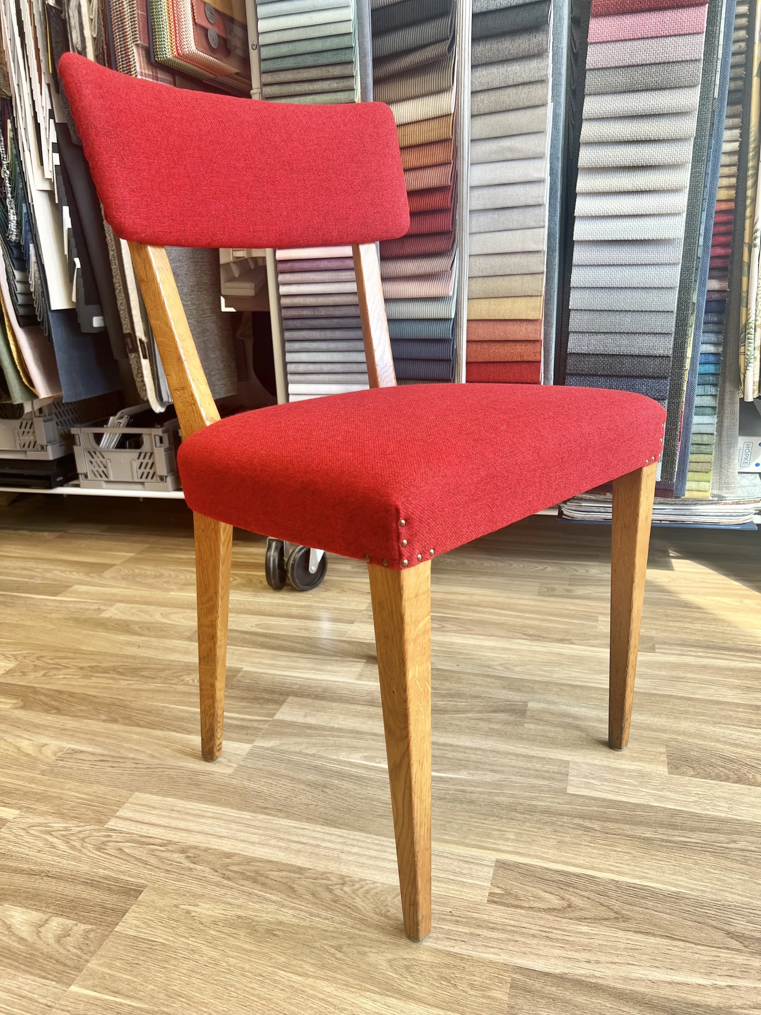 Stol, Åtvidaberg. Klädd i Ulltyg från KVADRAT