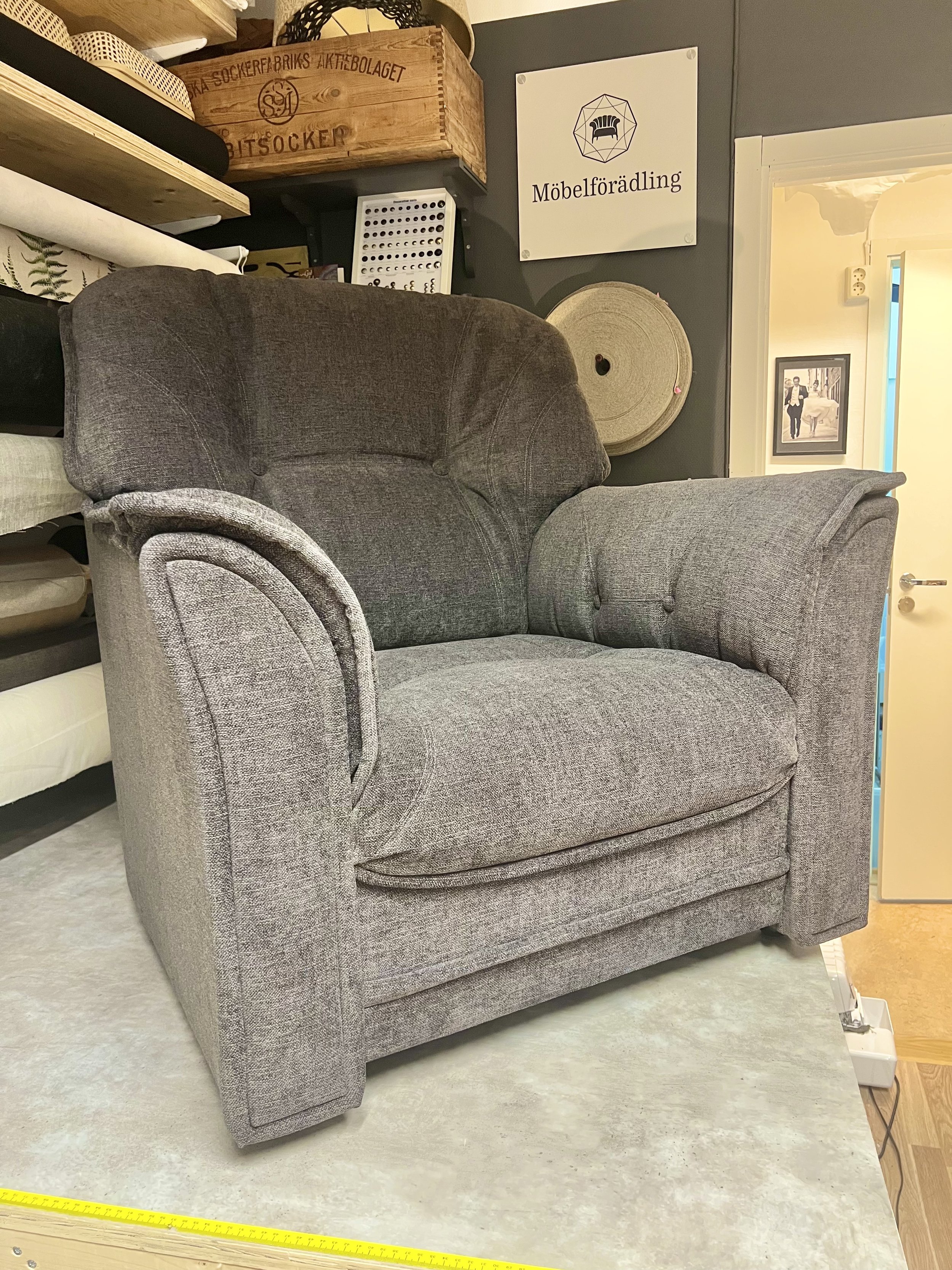 IKEA-fåtölj klädd i Anima, Scan Aprima