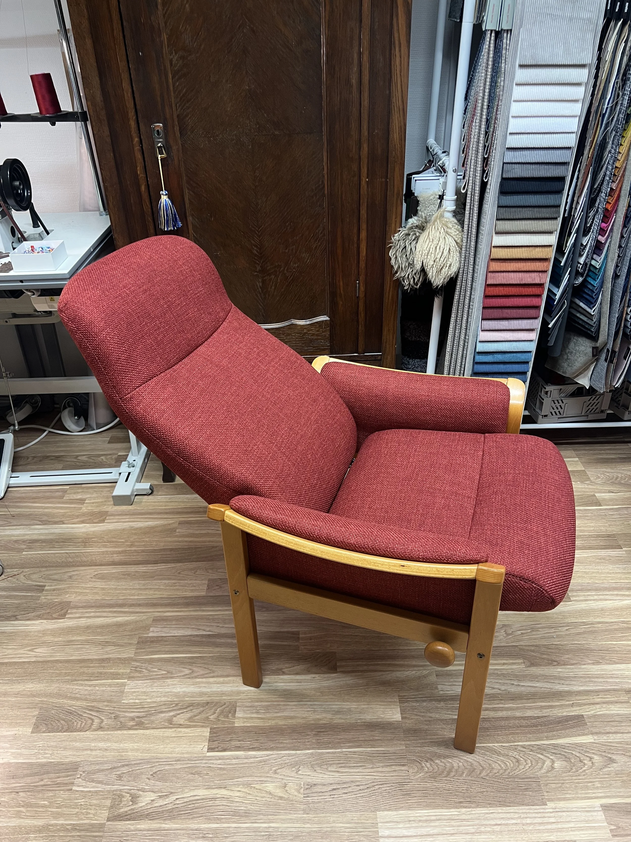 Fällbar fåtölj klädd i Grit, Sydtextil