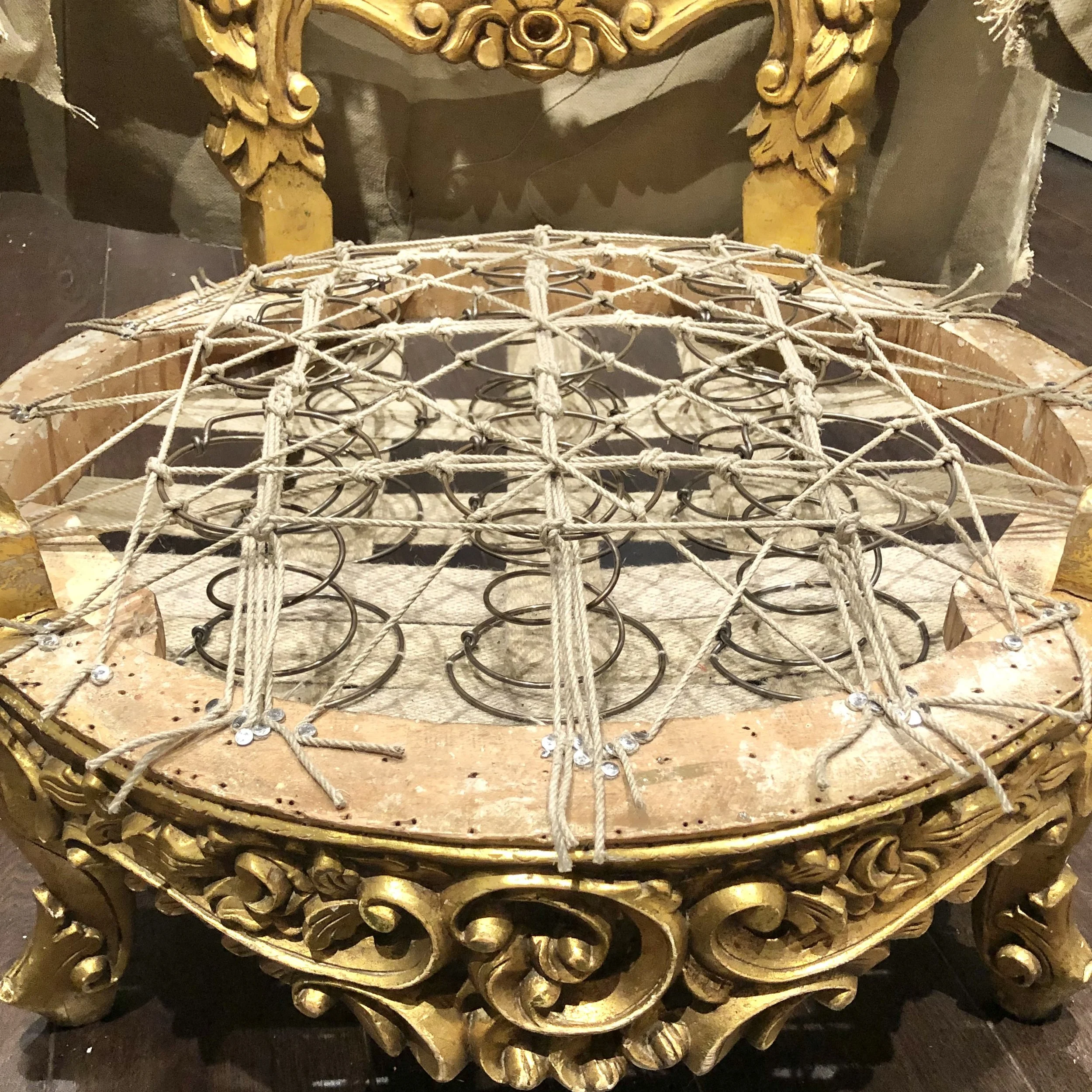 Nytt resårhus med tyskt snörda mellangarn på sits.