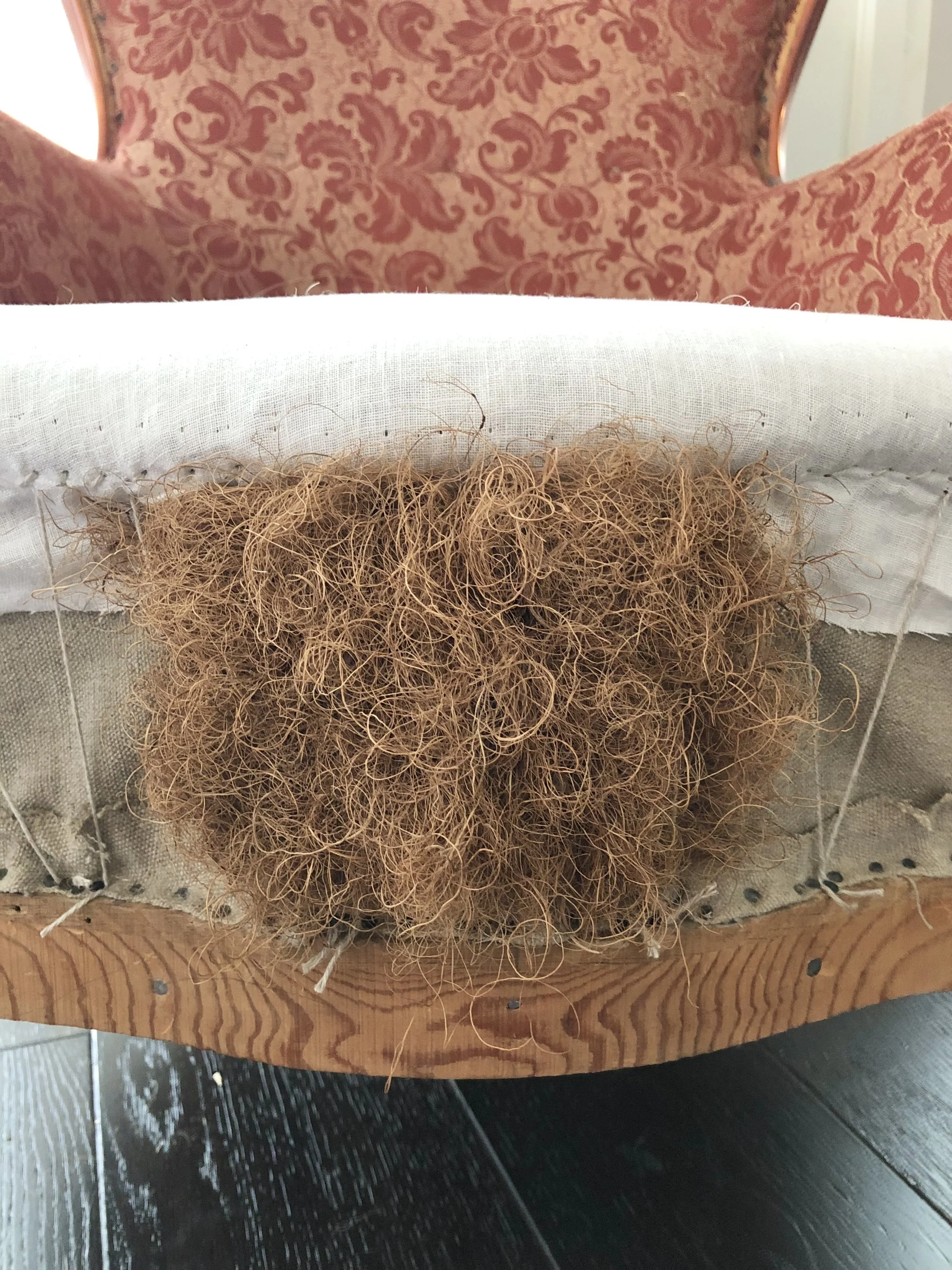 Fastredningsgarn och stoppning på framkanten.