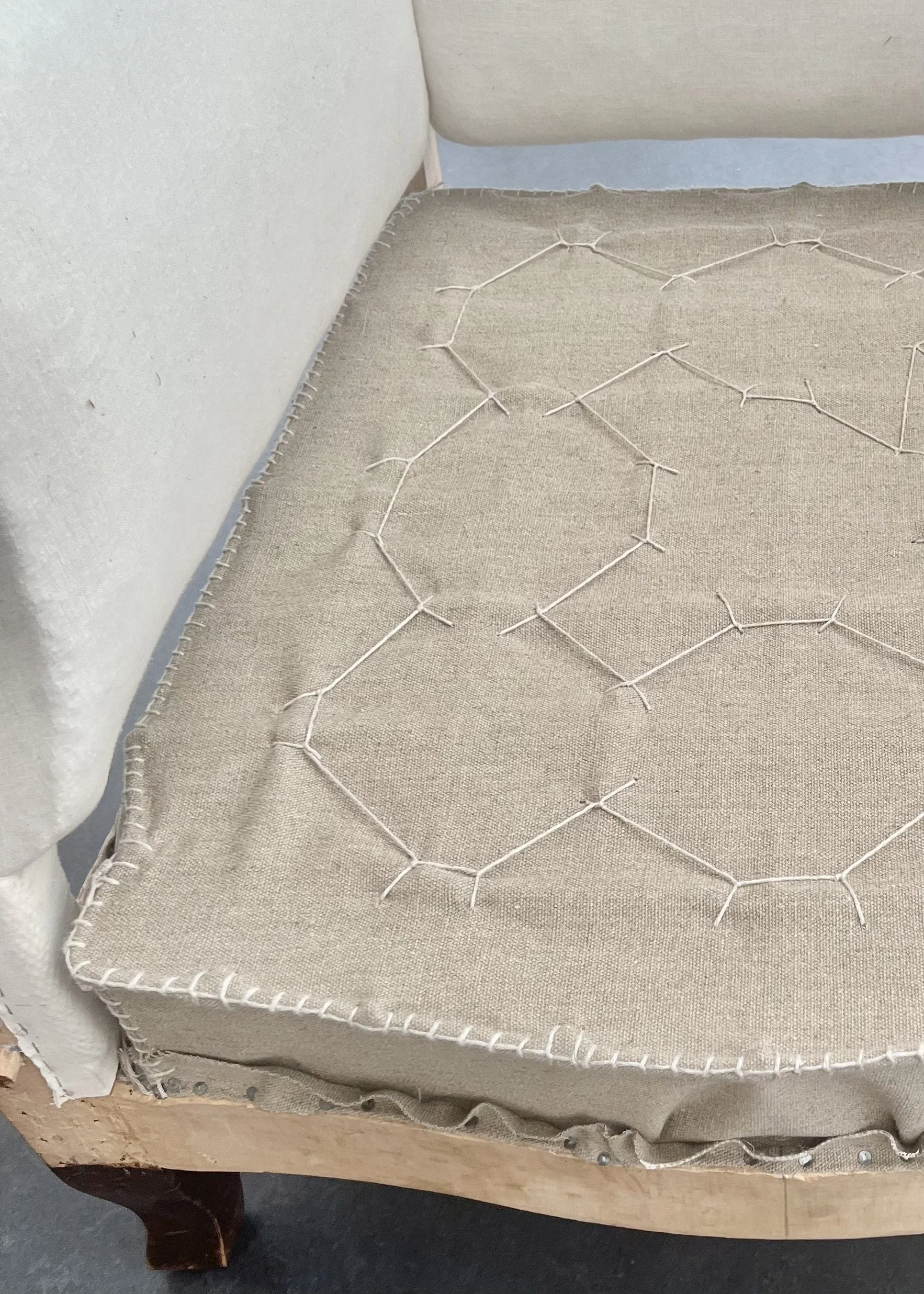 Ny bärande väv, mothålsstick och langettstygn.